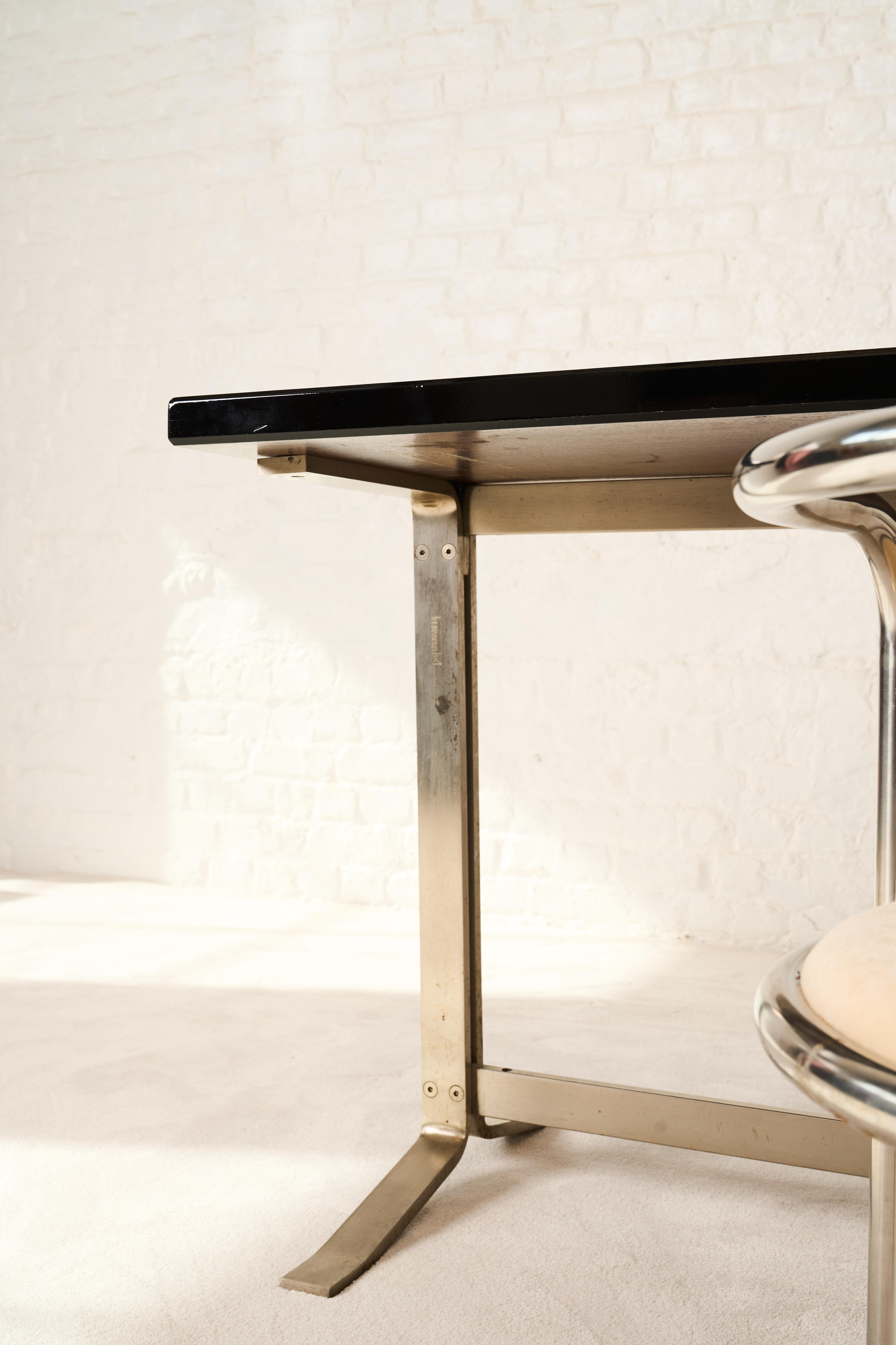 GIANNI MOSCATELLI Desk In Good Condition For Sale In Forest, BE