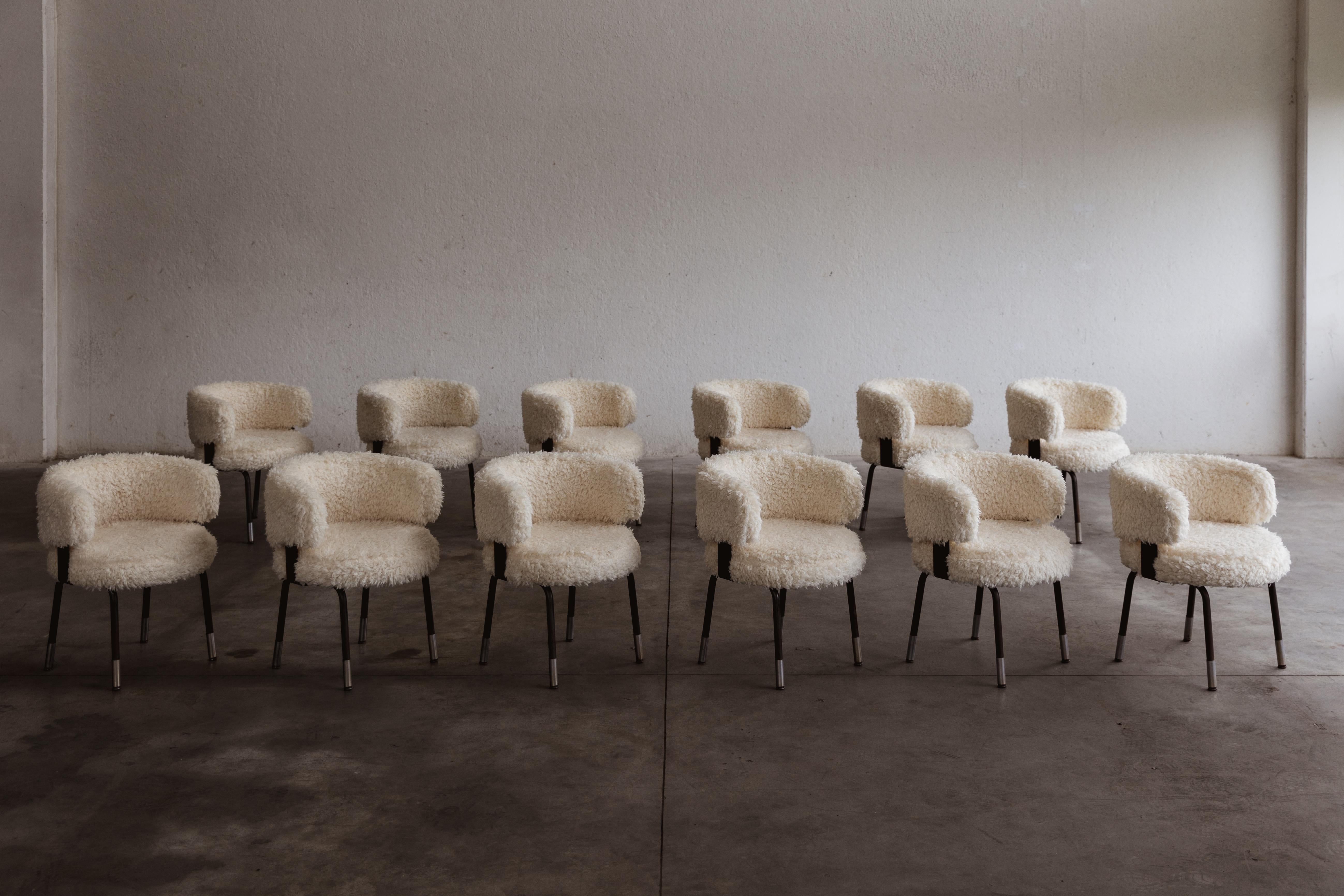 Gianni Moscatelli dining chairs for Formanova, faux-fur and iron, Italy, 1968, set of twelve.

These chairs represent timeless items designed by Gianni Moscatelli for Formanova in the 1960s. Its design features pure and functional lines, enhanced by