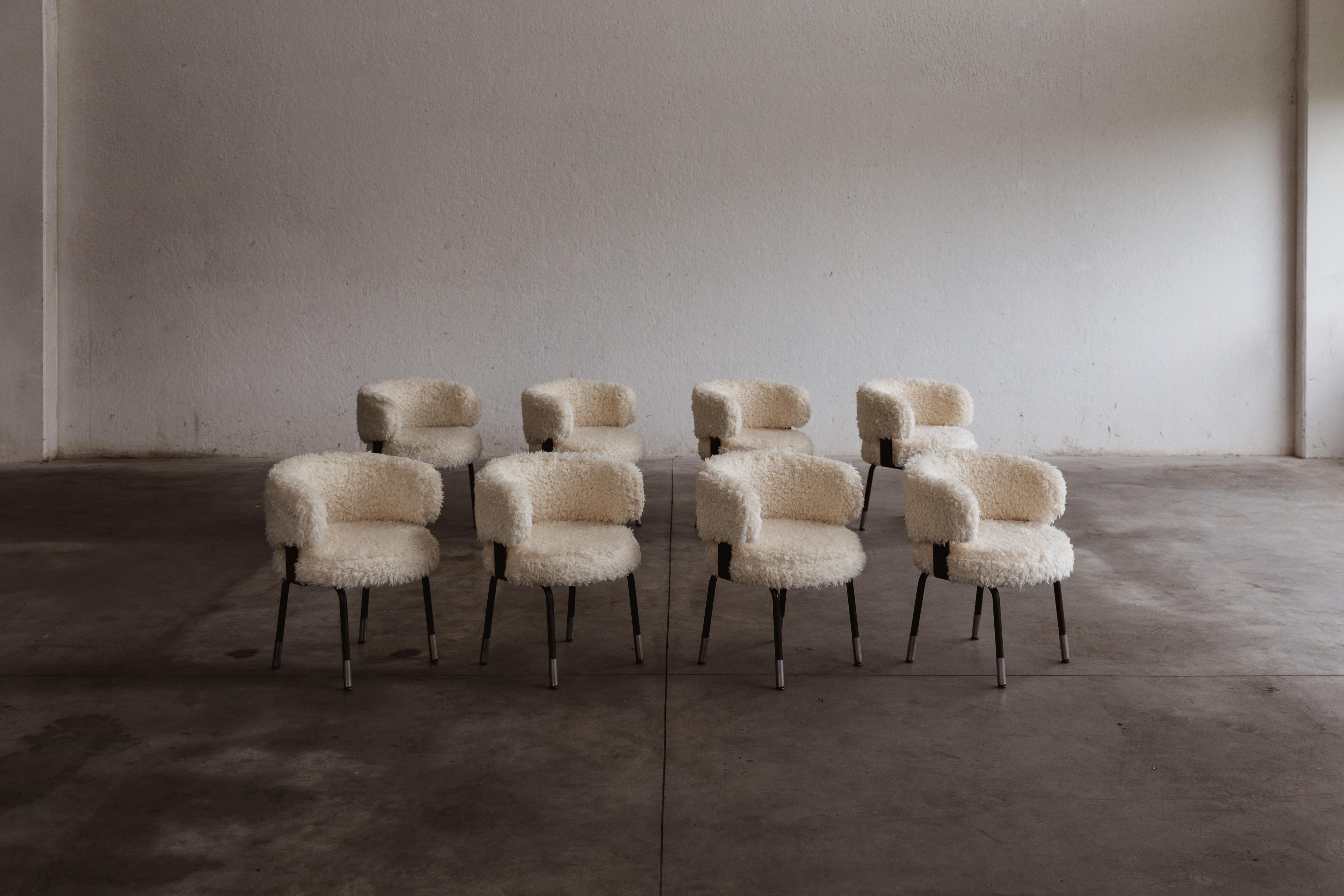 Gianni Moscatelli dining chairs for Formanova, faux-fur and iron, Italy, 1968, set of eight.

These chairs represent timeless items designed by Gianni Moscatelli for Formanova in the 1960s. Its design features pure and functional lines, enhanced by
