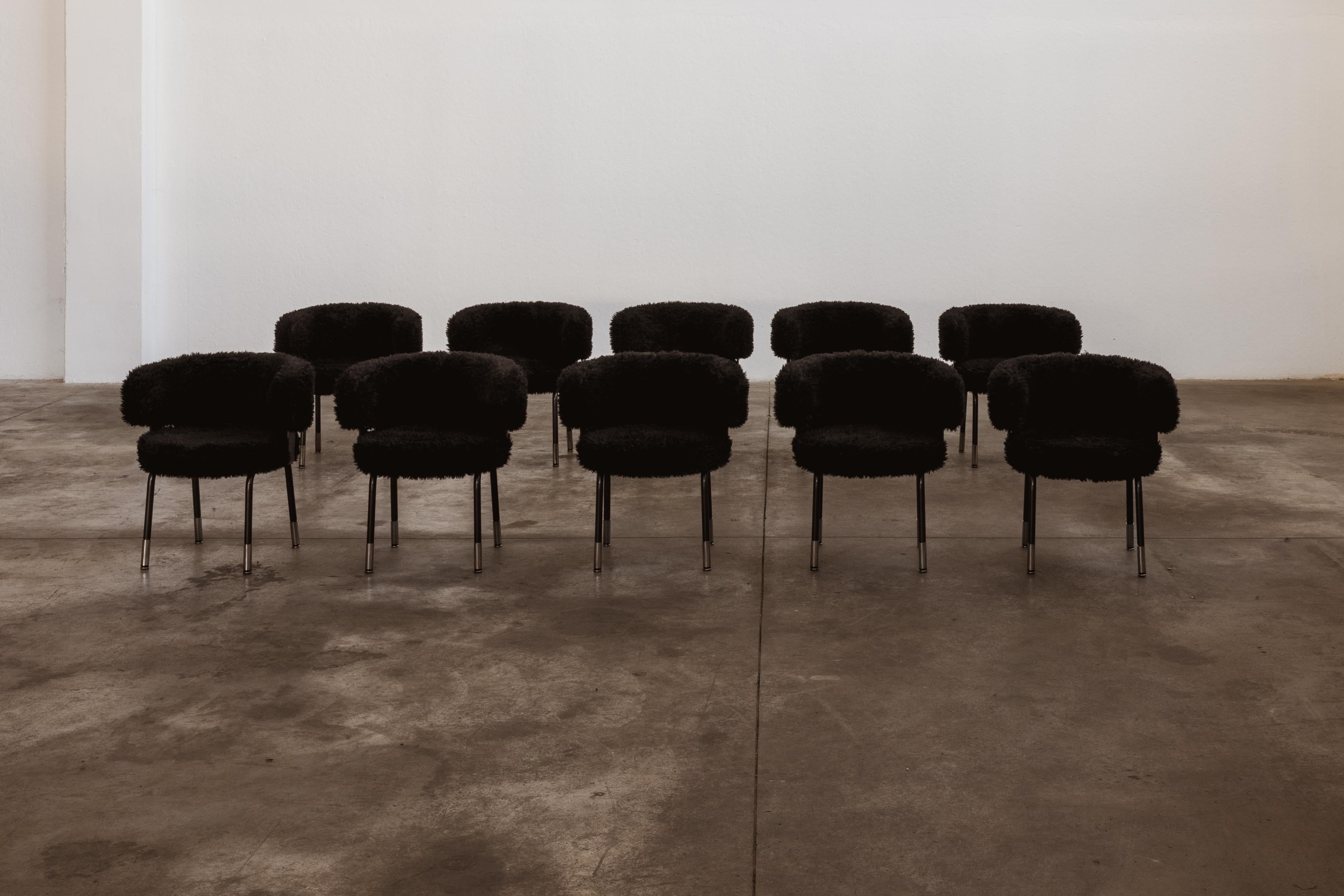 Gianni Moscatelli dining chairs for Formanova, black faux-fur and iron, Italy, 1968, set of ten.

These chairs represent timeless items designed by Gianni Moscatelli for Formanova in the 1960s. Its design features pure and functional lines, enhanced