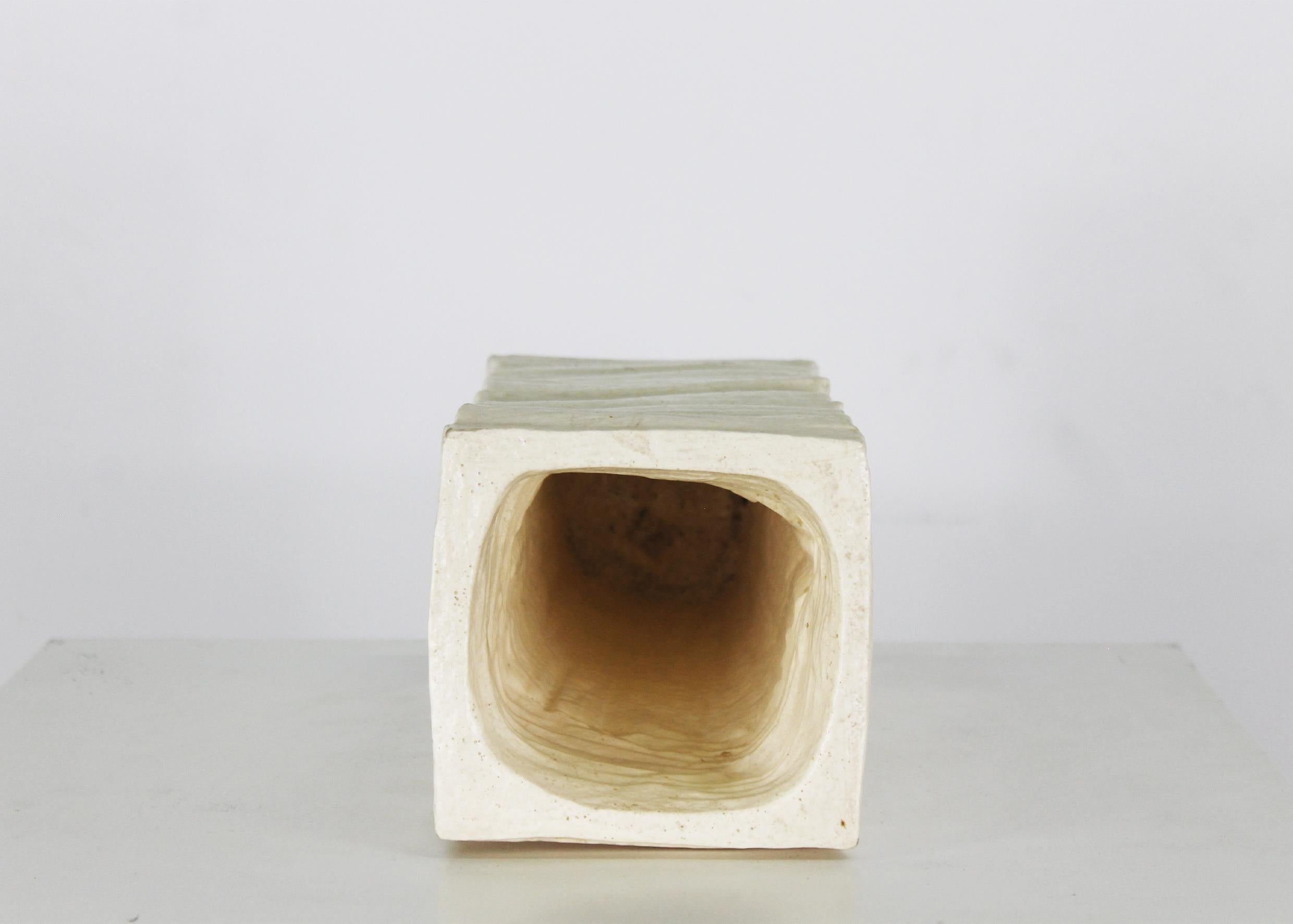 Fin du 20e siècle Vase Mojo de Gianni Osgnach en mousse de polyuréthane laquée 1997 en vente