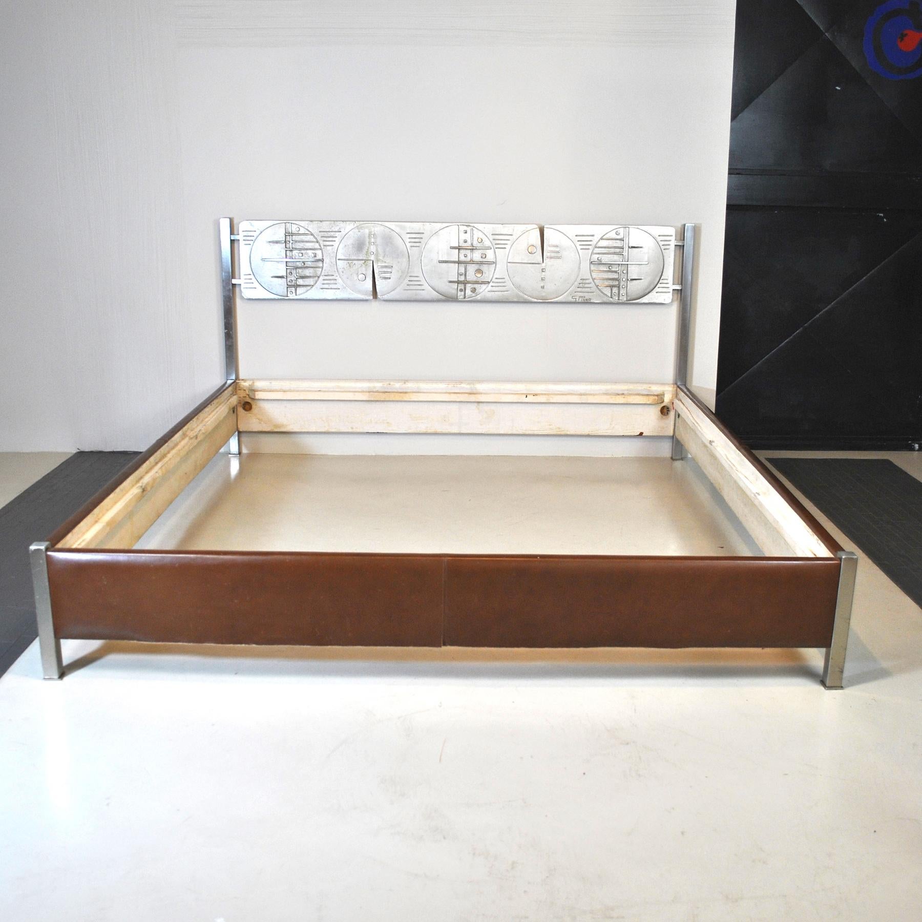 Mid-Century Modern Gianni Pinna Sculptor Midcentury Bed in Bronze Casting