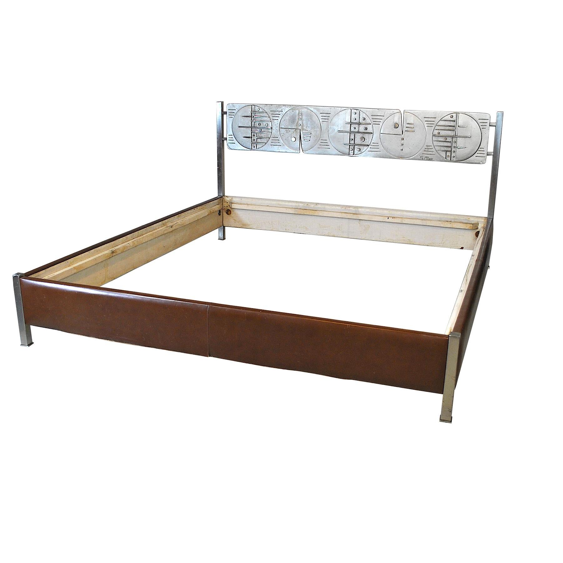 Gianni Pinna Sculptor Midcentury Bed in Bronze Casting In Good Condition In bari, IT