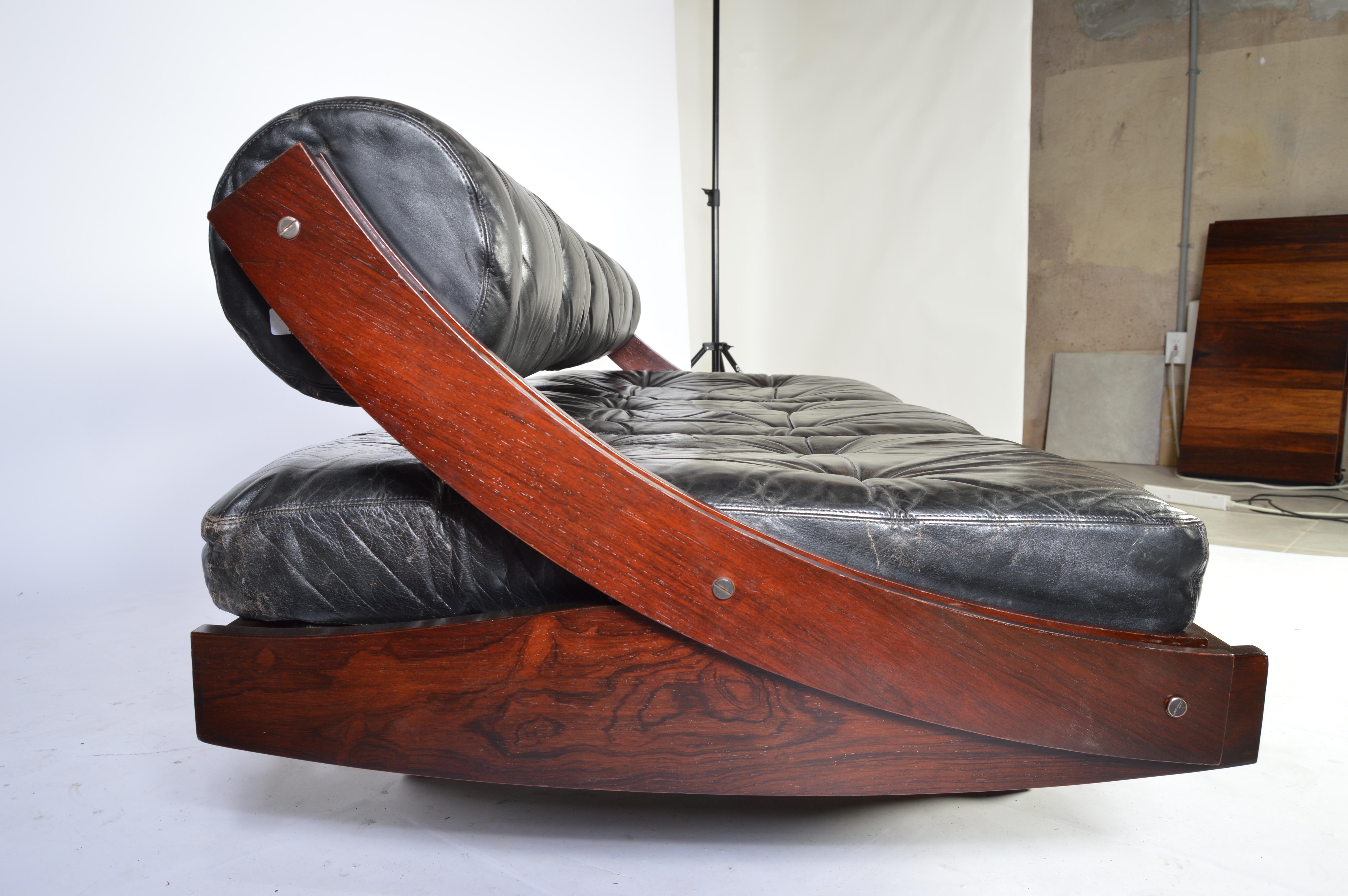 Mid-Century Modern Gianni Songia for Sormani Rosewood and Leather Daybed Sofa, Italy, circa 1960