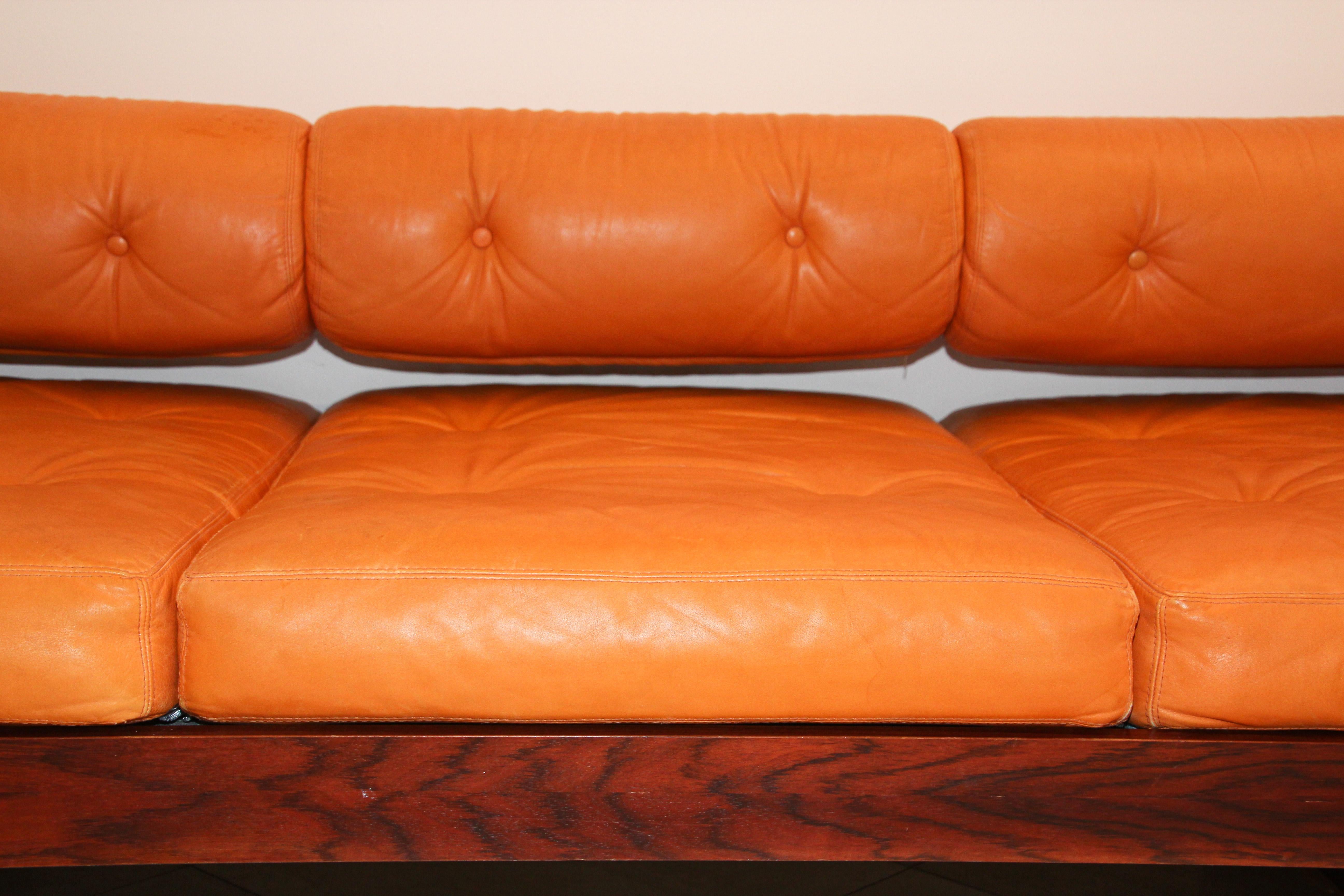20th Century Gianni Songia Leather Daybed and Sofa for Sormani, Italy, 1963 For Sale