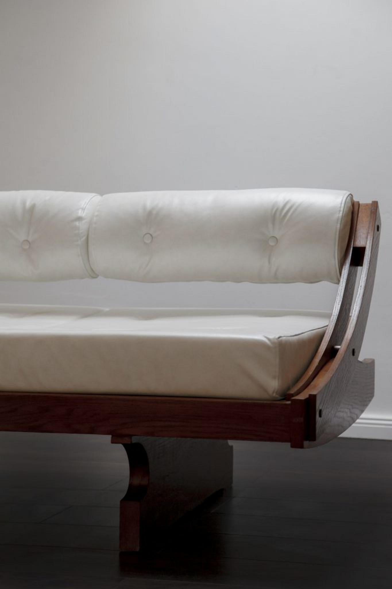 Gianni Songia off White Leather Daybed by Luigi Sormani, Italy, 1970s 2