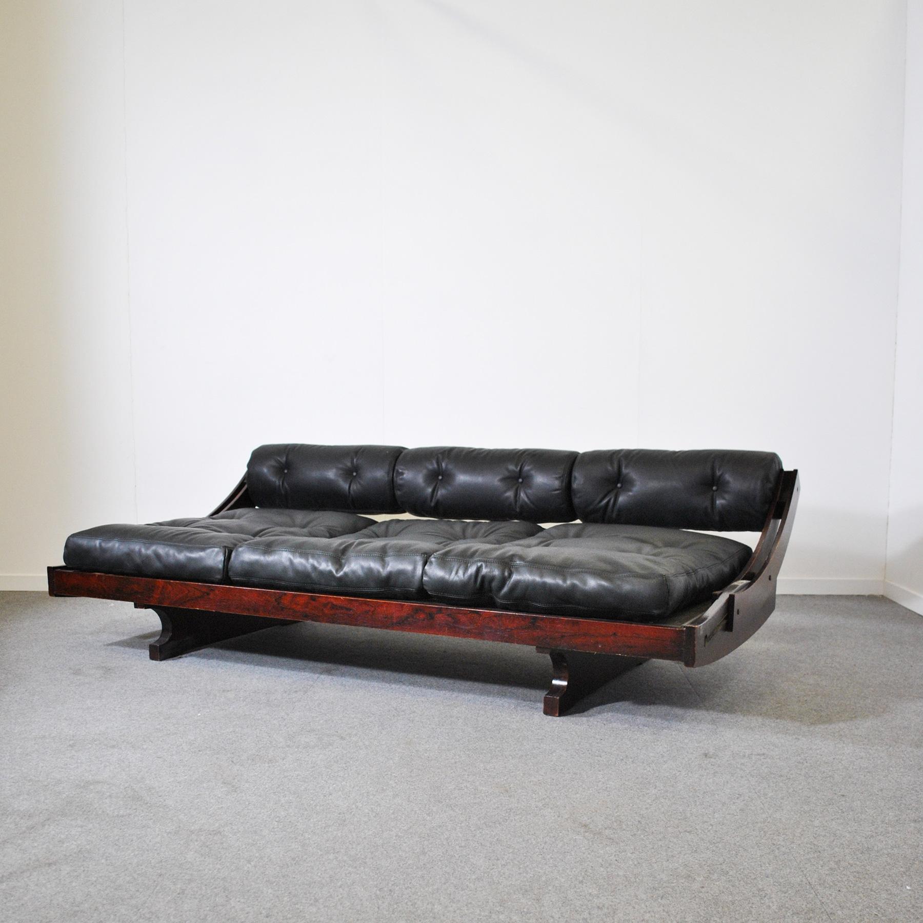 Leather Gianni Songia Sofa for Sormani Late 60's For Sale