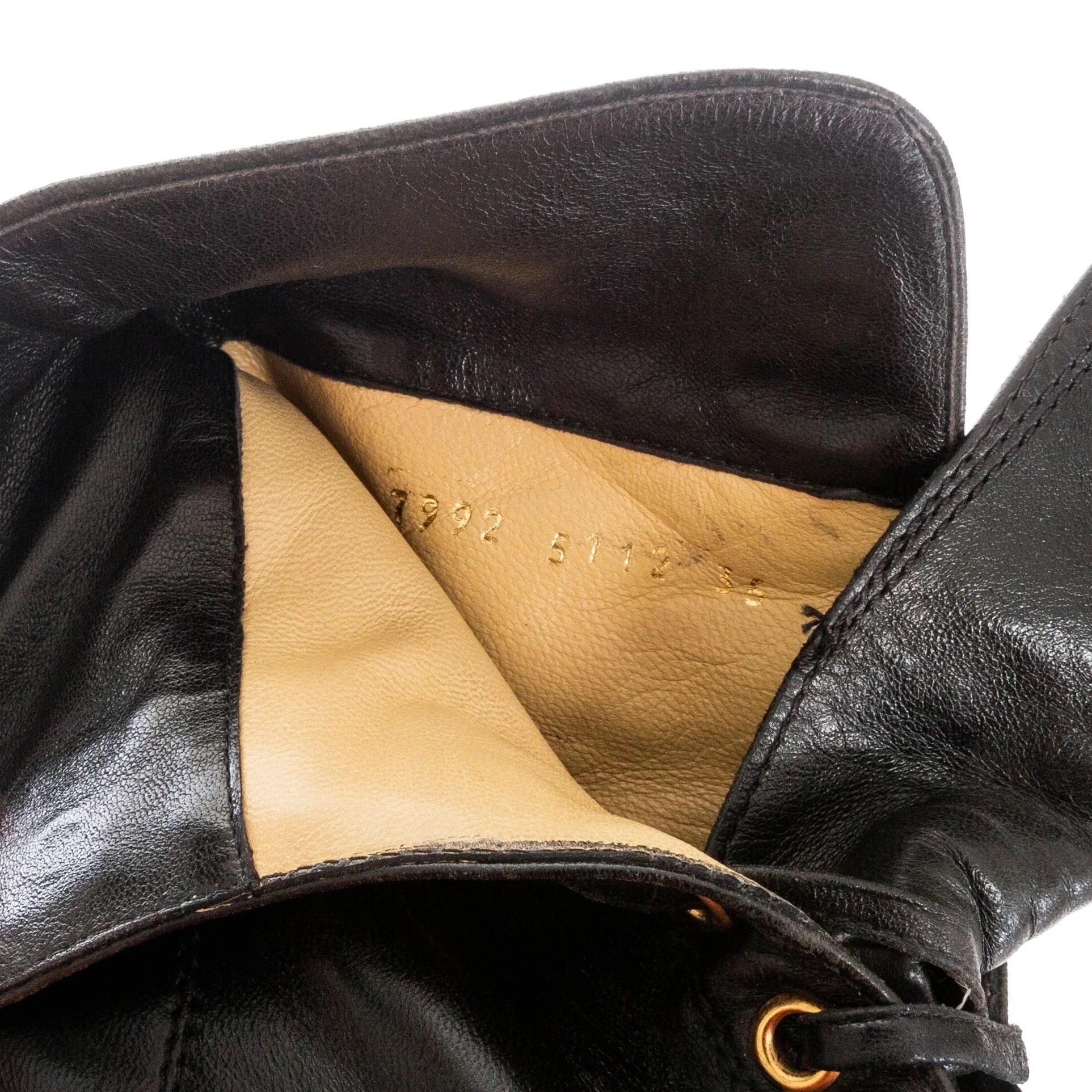 Gianni Versace 1980s Black Leather Gold-Tone Medusa Pointed Ankle Boots For Sale 5