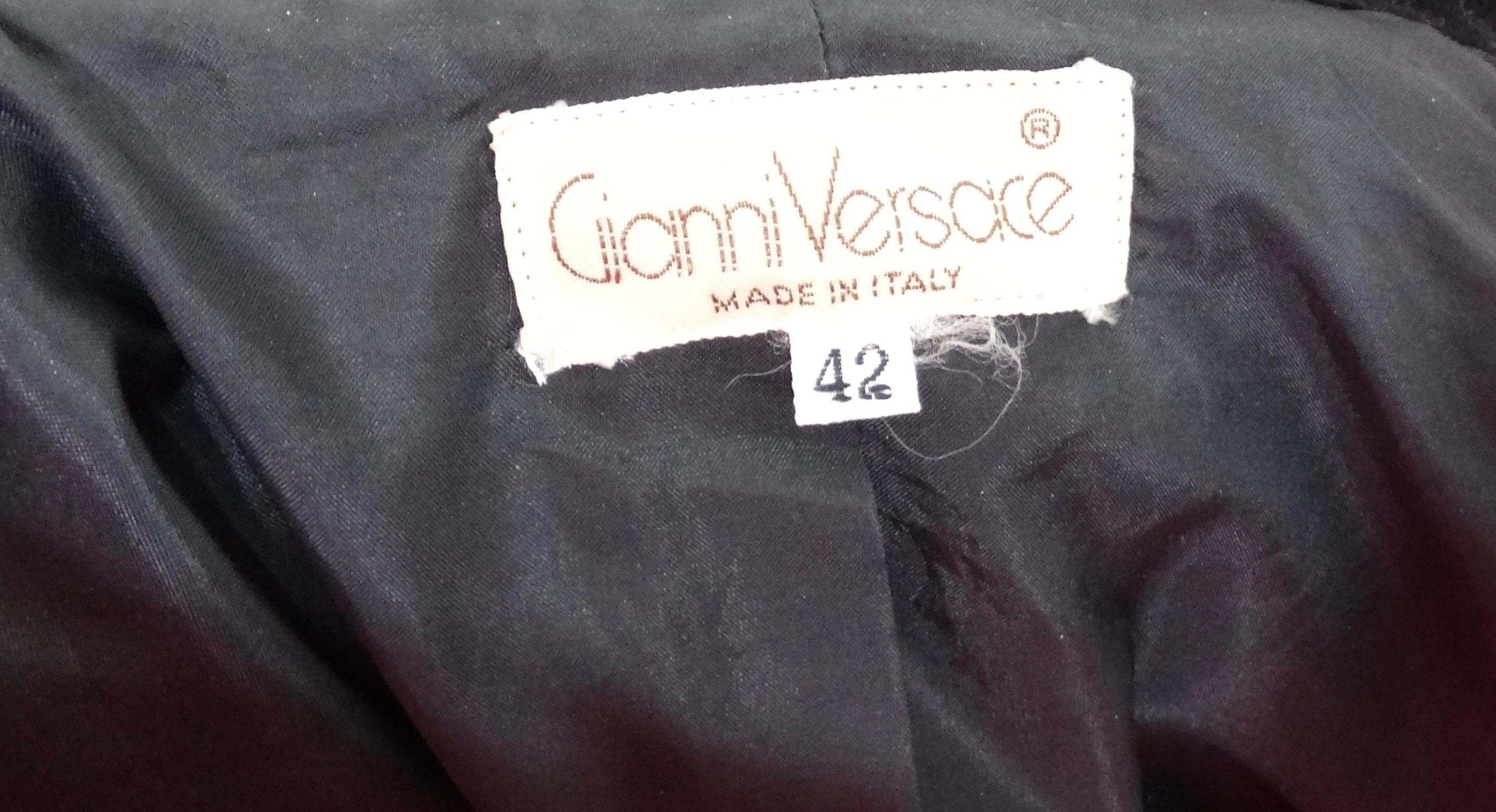 Gianni Versace anni '80: giacca in lana nera con dettaglio a mantello in vendita 3