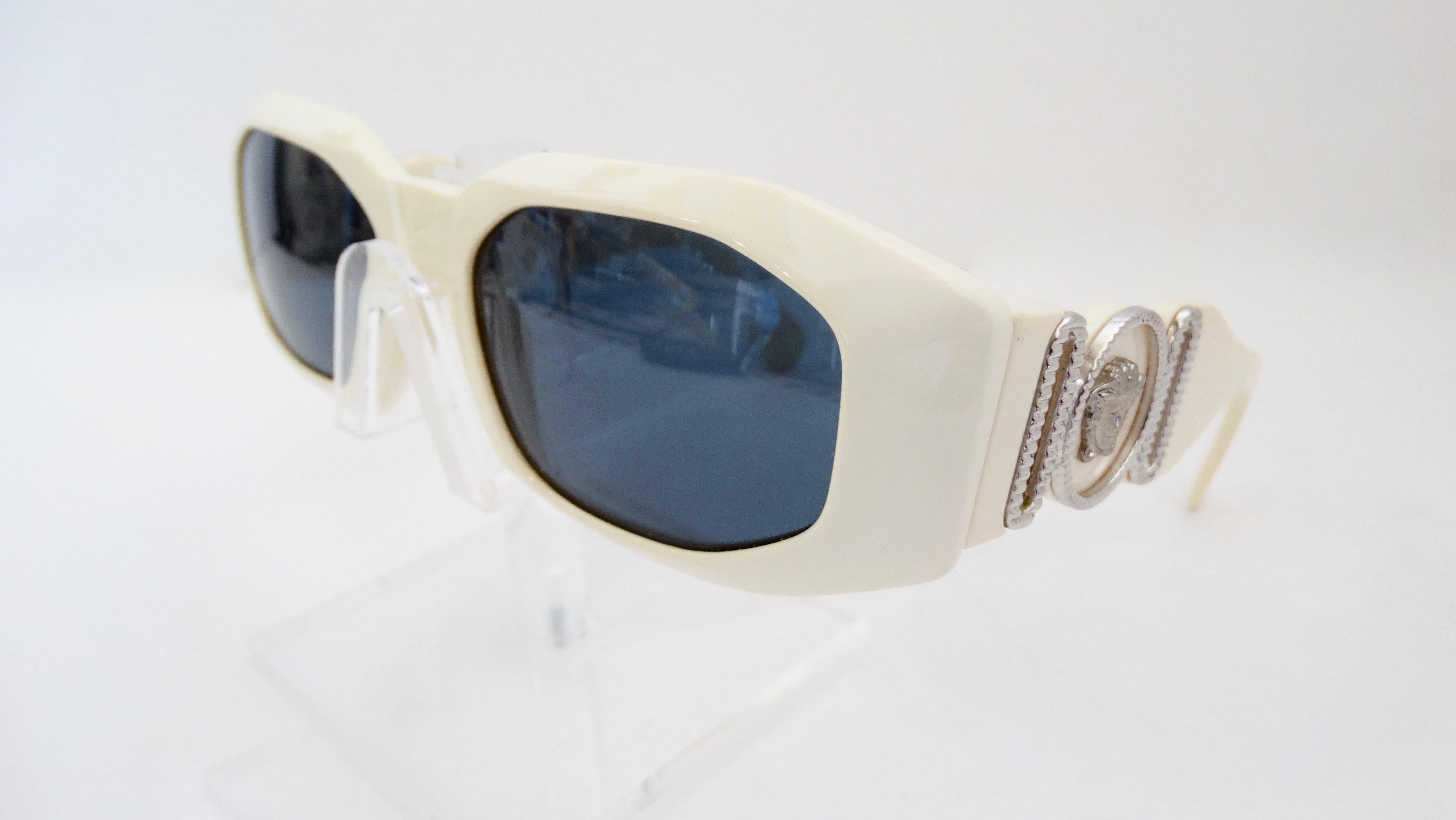 Gianni Versace 1990s Cream Medusa Sunglasses  In Good Condition In Scottsdale, AZ