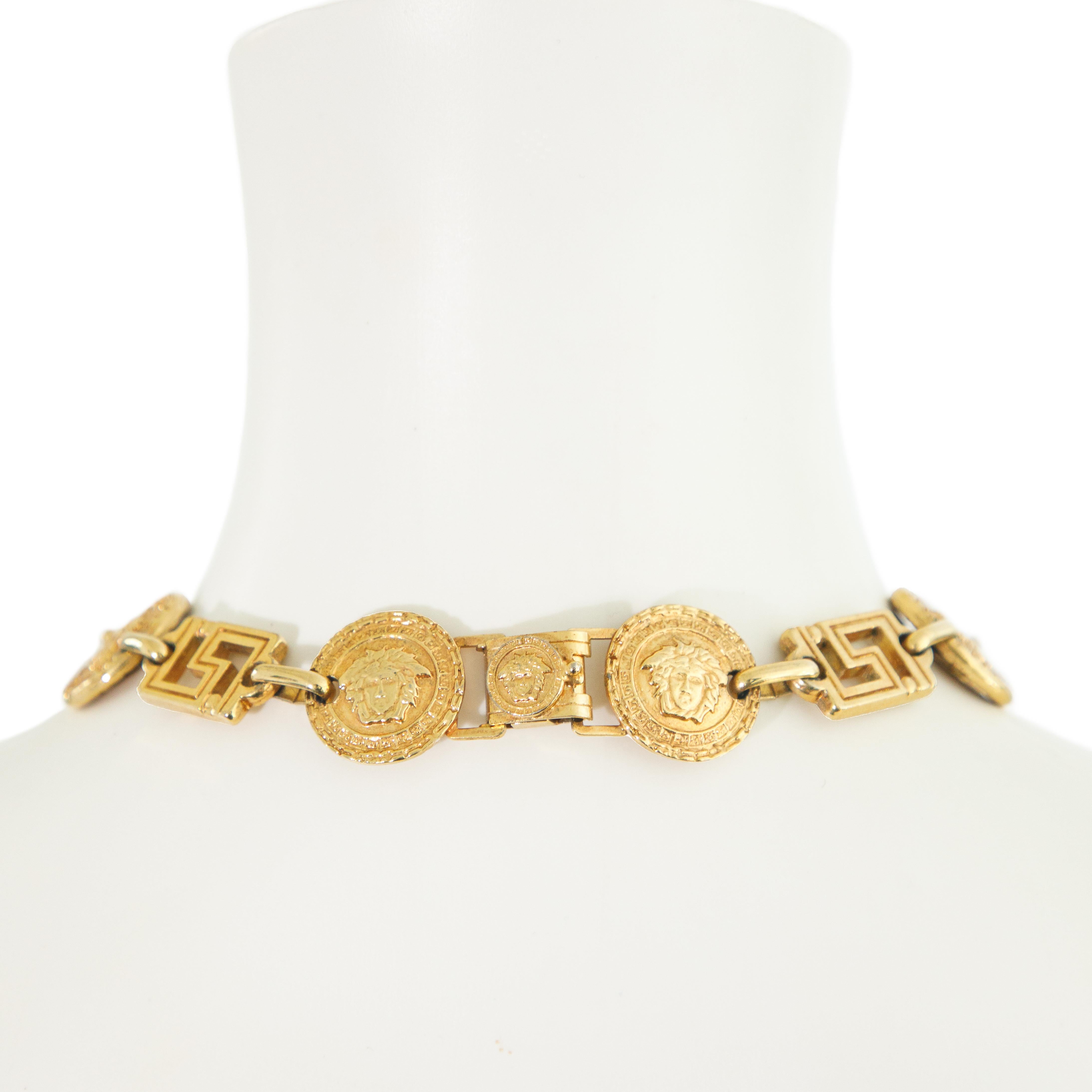 Gianni Versace Collar Medusa Oro Años 90 en venta 1