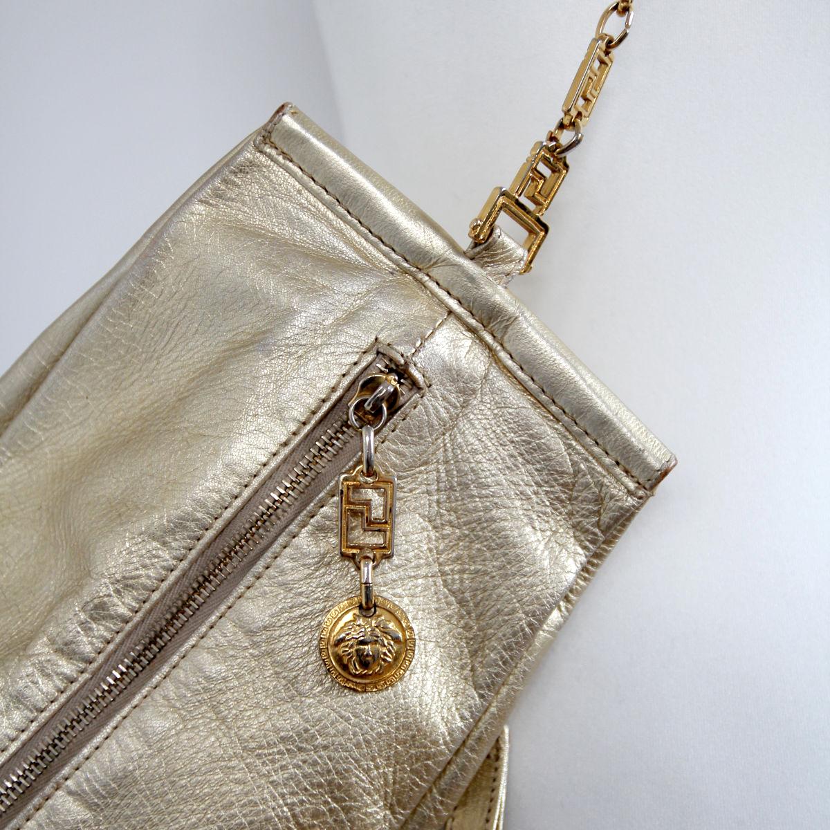 GIANNI VERSACE 1990s Golden Leather Pouch Shoulder Bag / Backpack In Fair Condition In Arnsberg, NW