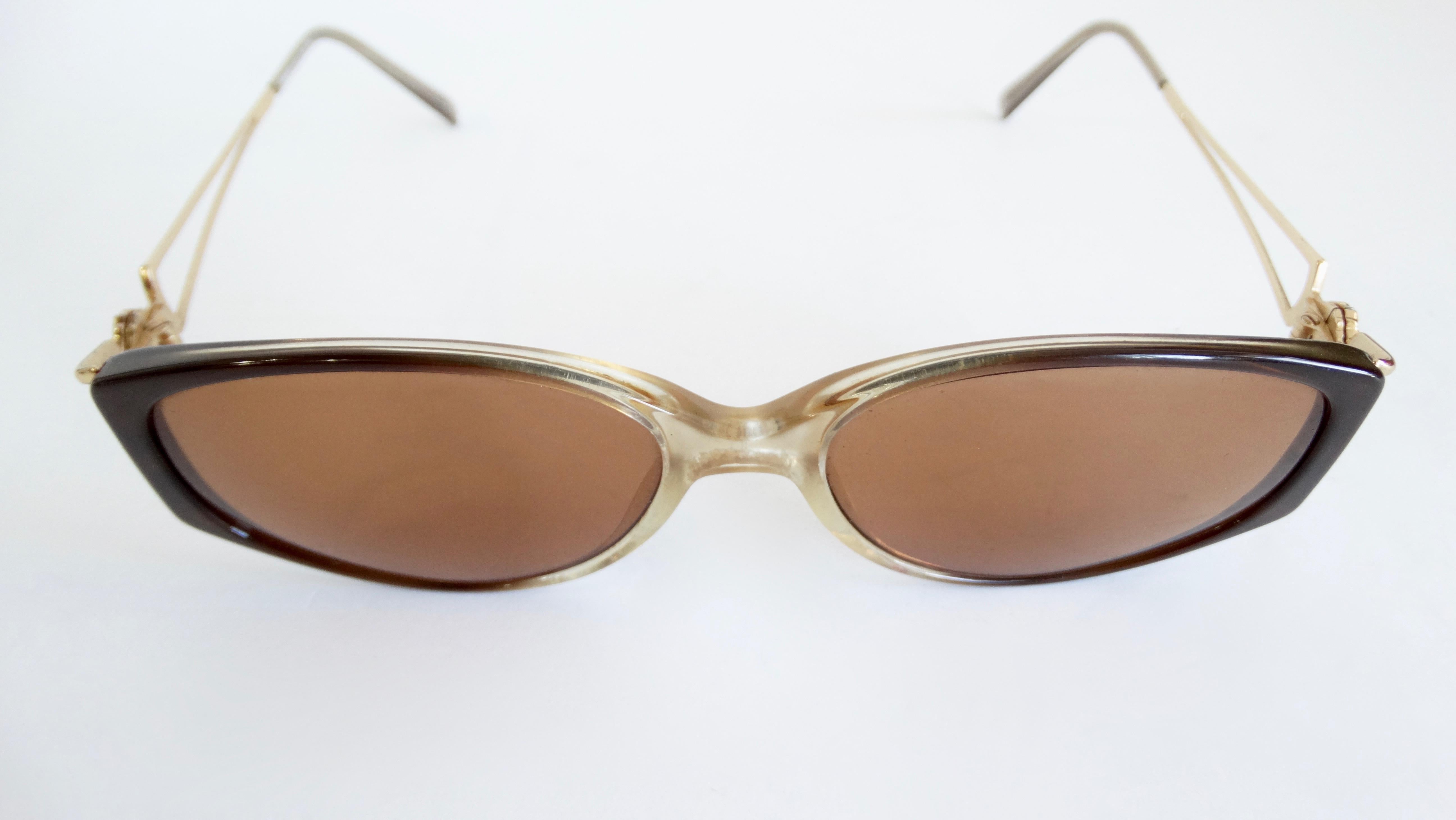 Gianni Versace 1990s Gradient Frame Sunglasses  For Sale 2