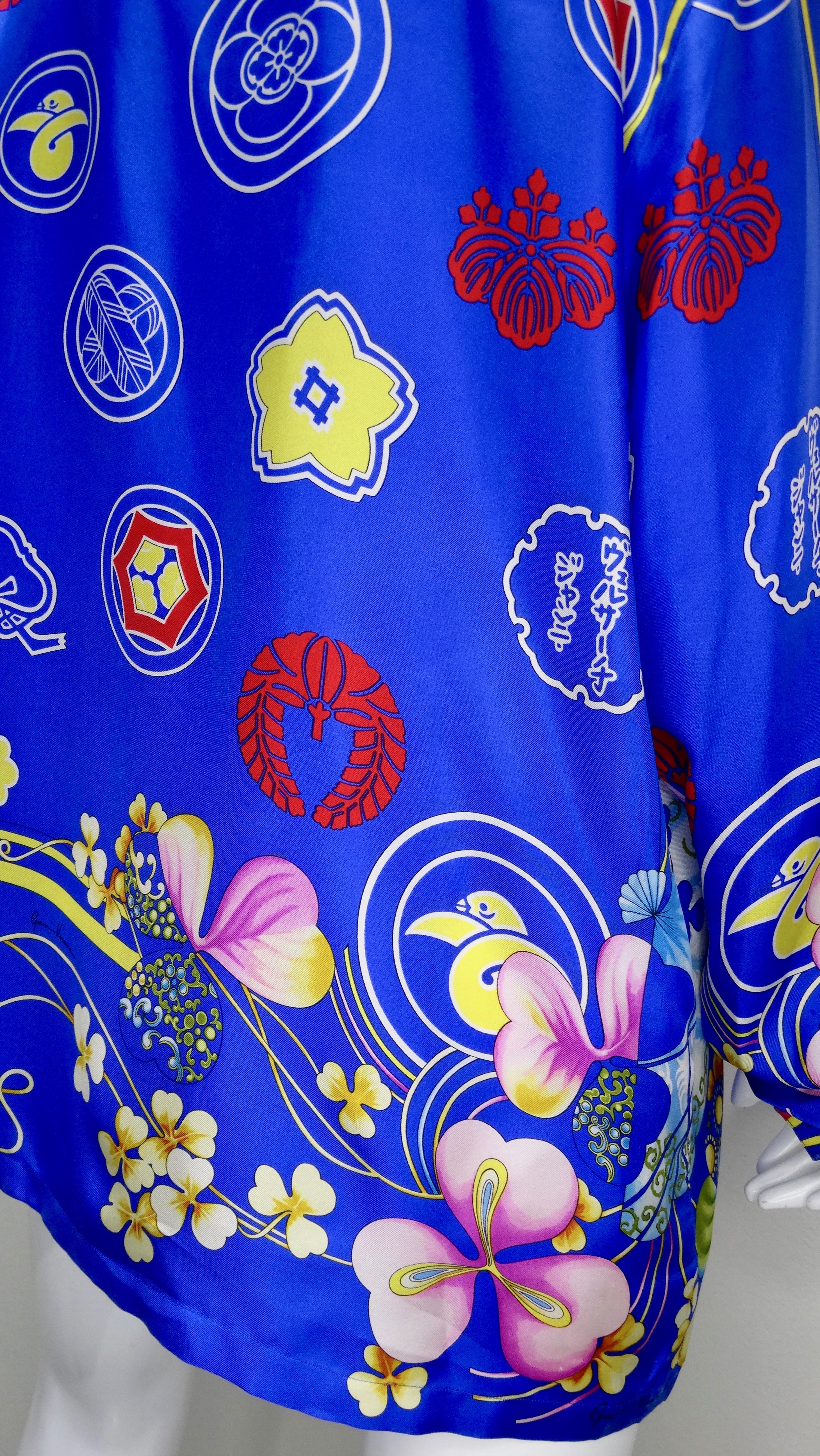 Gianni Versace Japanisch inspiriertes Seidenhemd, 1990er Jahre  im Angebot 1