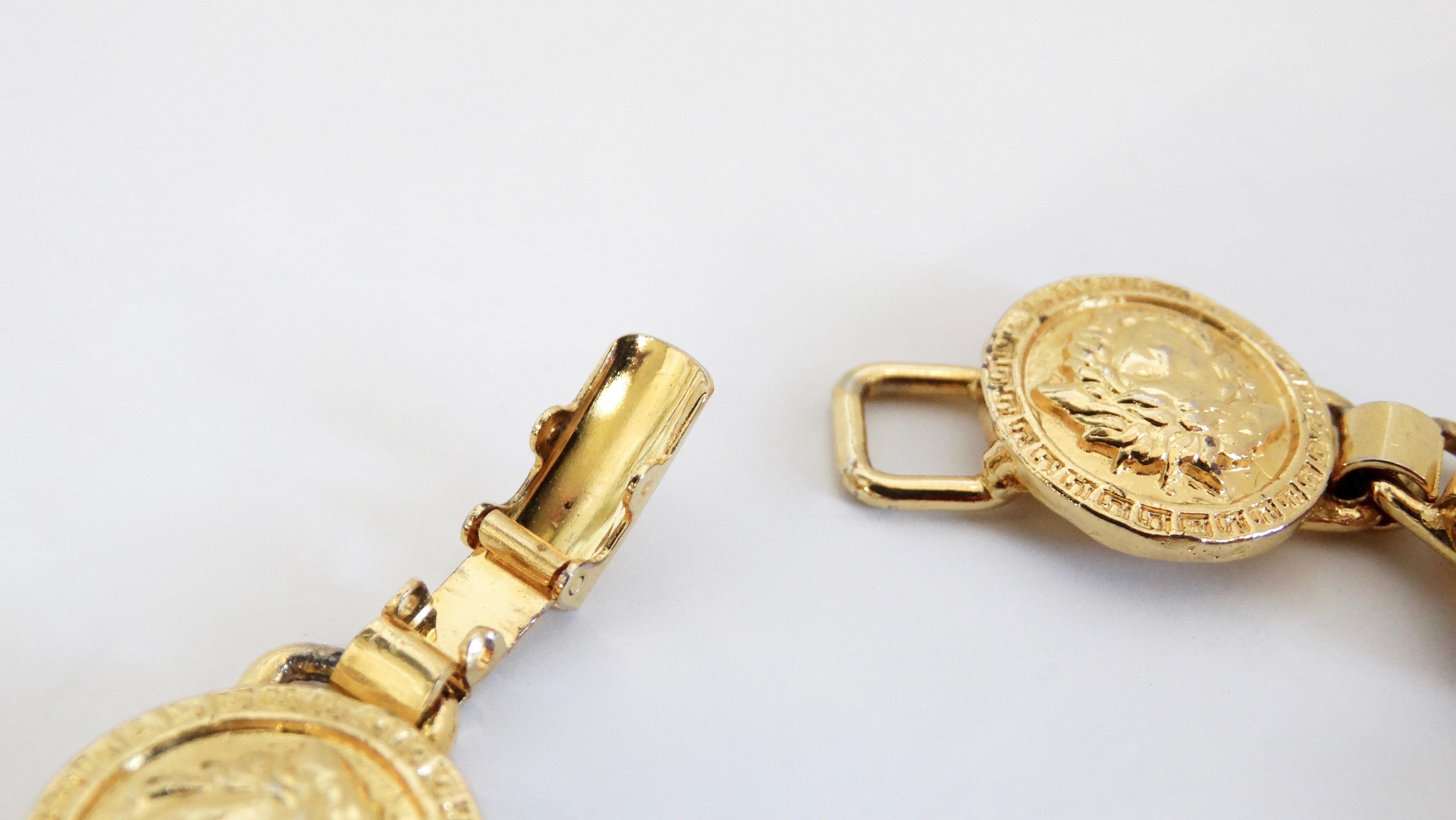 Gianni Versace Bracelet médaillon Medusa avec médaillon, années 1990 Bon état à Scottsdale, AZ