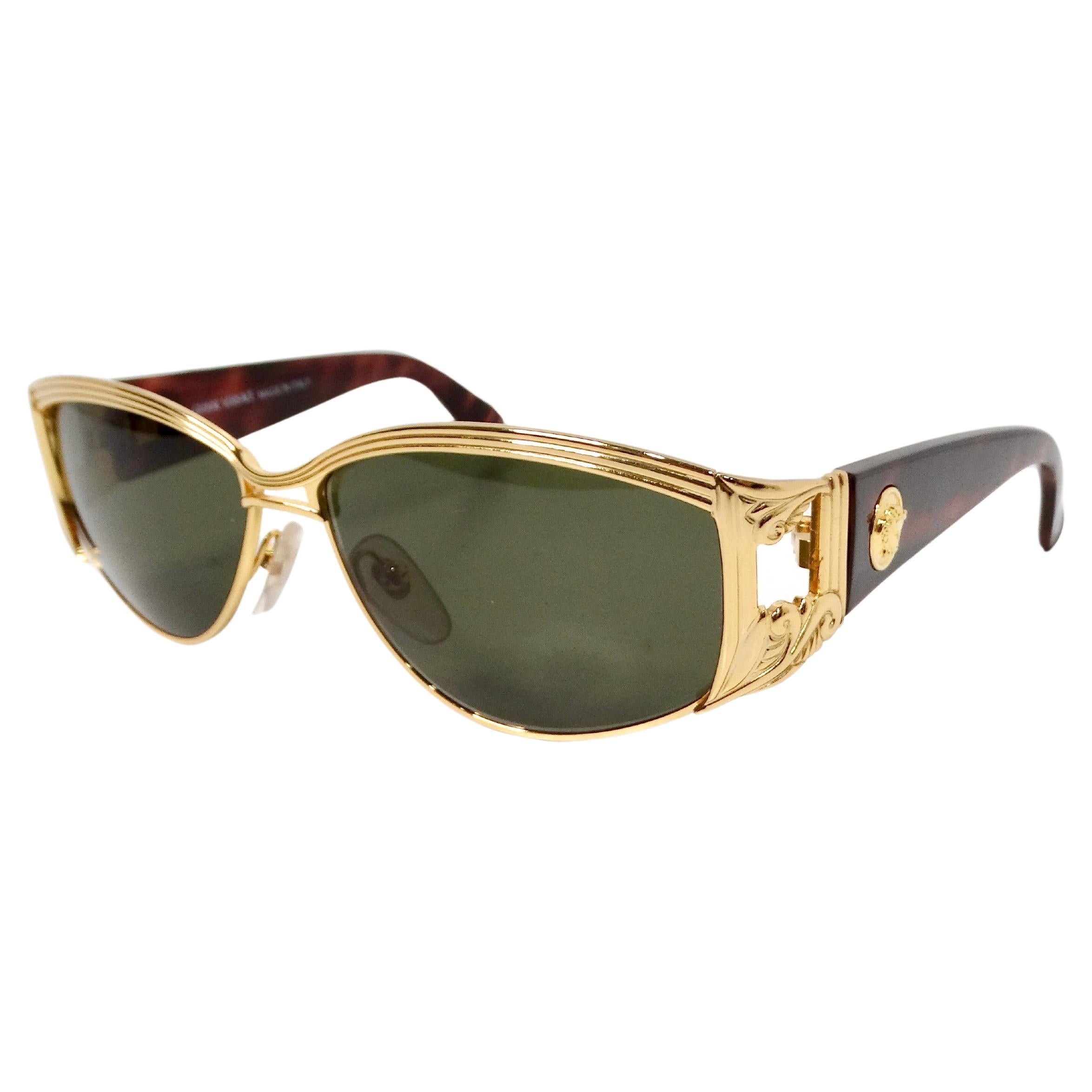 Gianni Versace 1990s S.62 Tortoise and Gold-Tone Green Tinted Sunglasses For Sale
