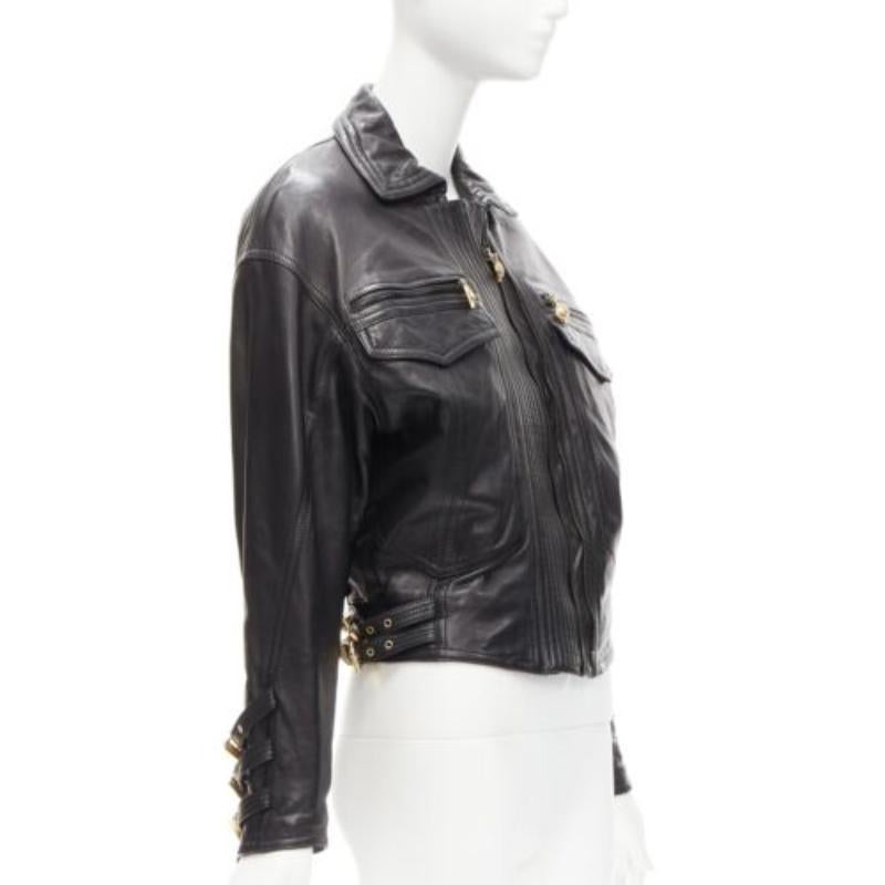 Gianni Versace 1992 A&M in pelle nera con fibbia bondage oro bomber IT38 XS In condizioni buone in vendita a Hong Kong, NT