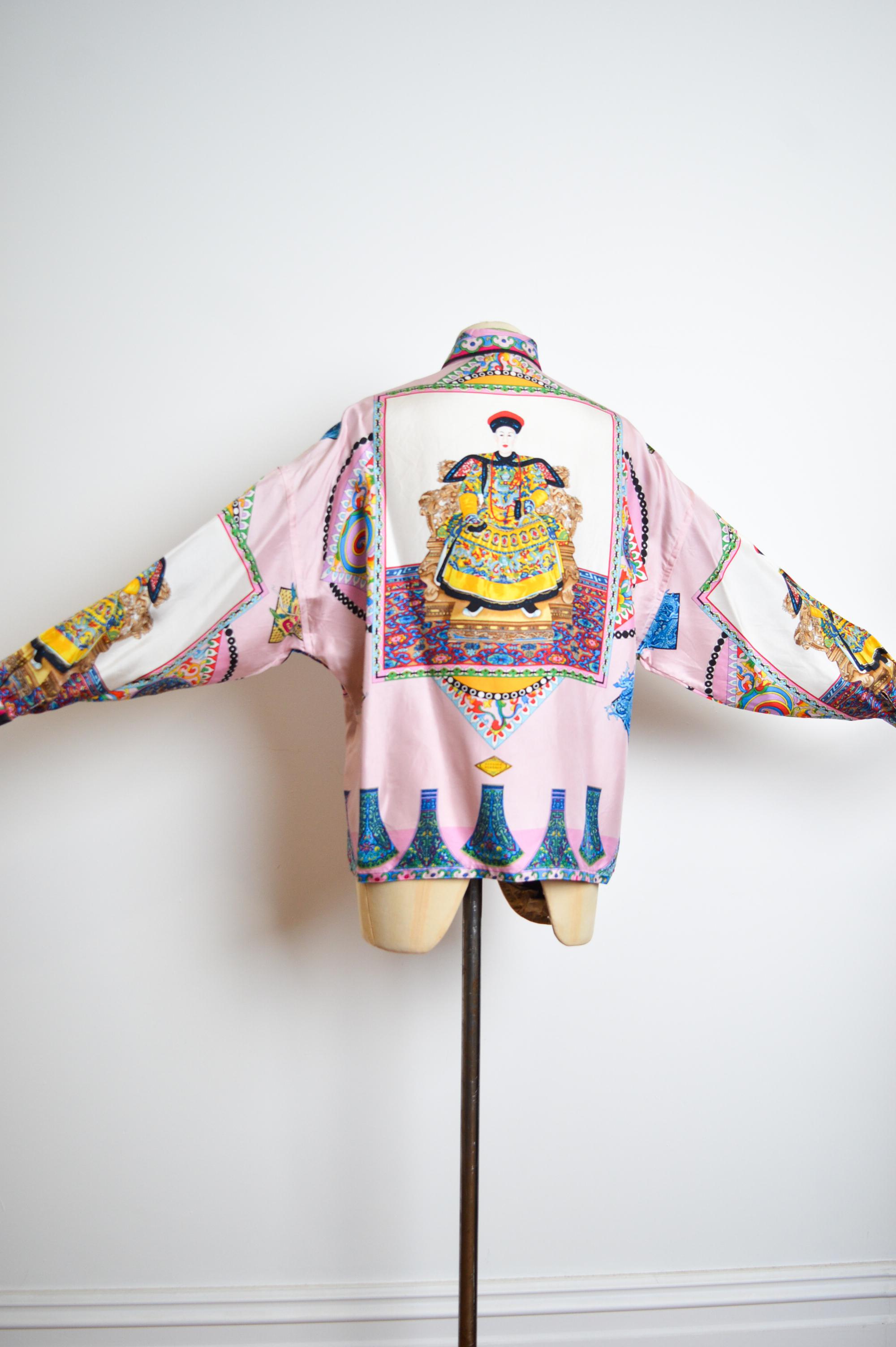 Gianni Versace 1993 Spring Runway Atelier Pure Silk patterned Colourful Shirt For Sale 11