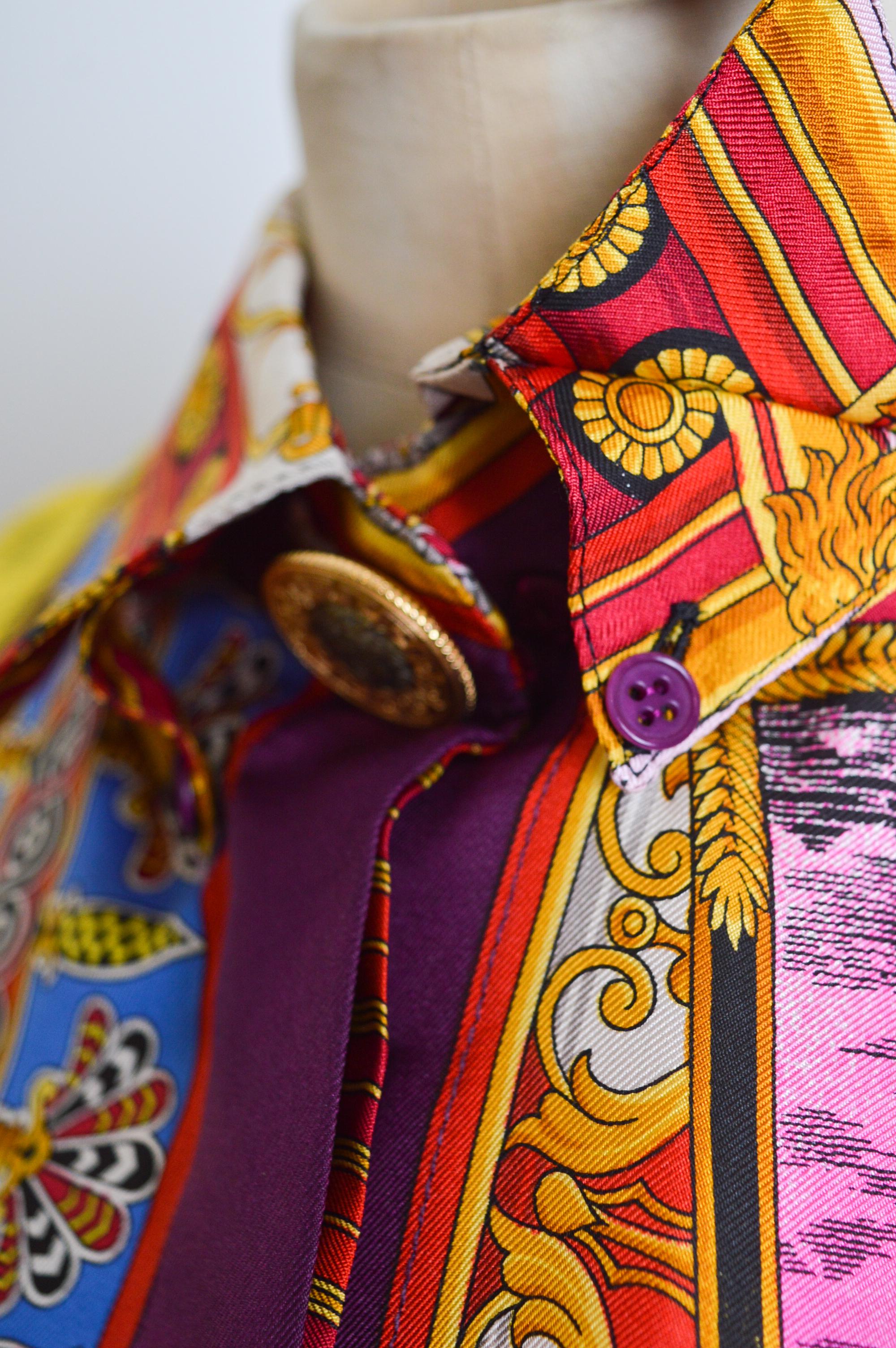 Gianni Versace 1993 Spring Runway Atelier Pure Silk patterned Colourful Shirt For Sale 13