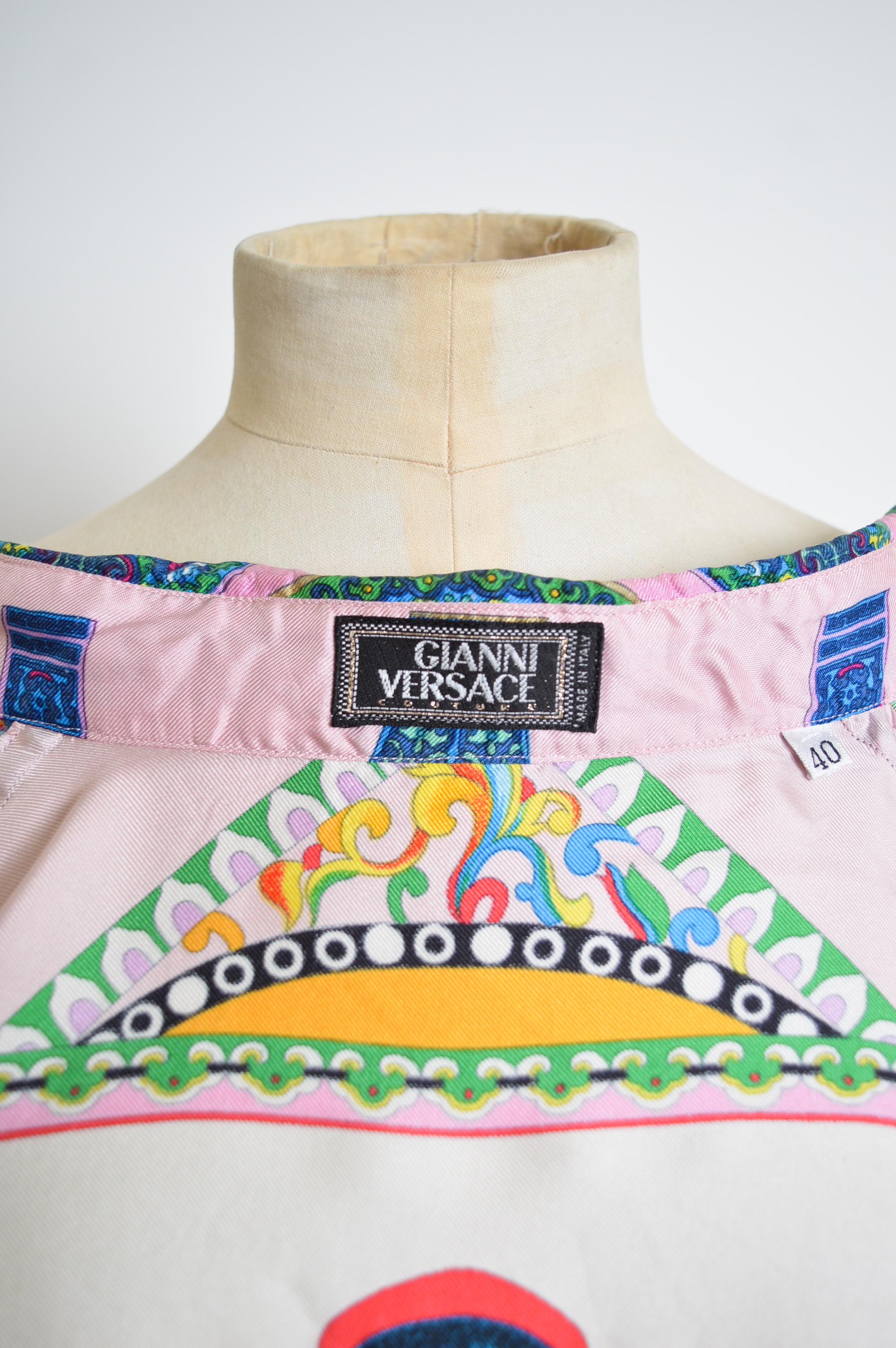 Gianni Versace 1993 Spring Runway Atelier Pure Silk patterned Colourful Shirt For Sale 4