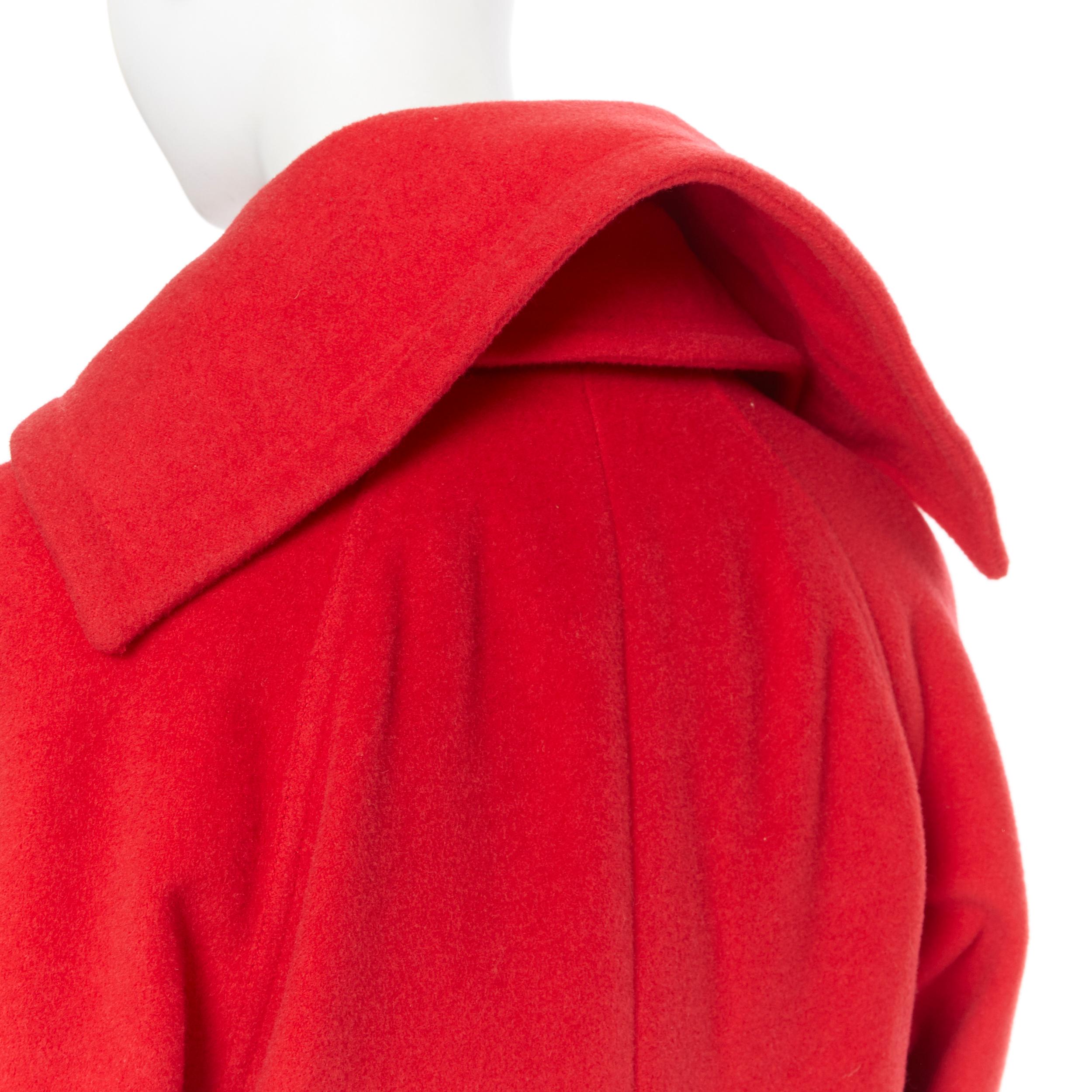 GIANNI VERSACE 1993 Vintage rote Wolle Medusa Knopf Doppelreihermantel M 3
