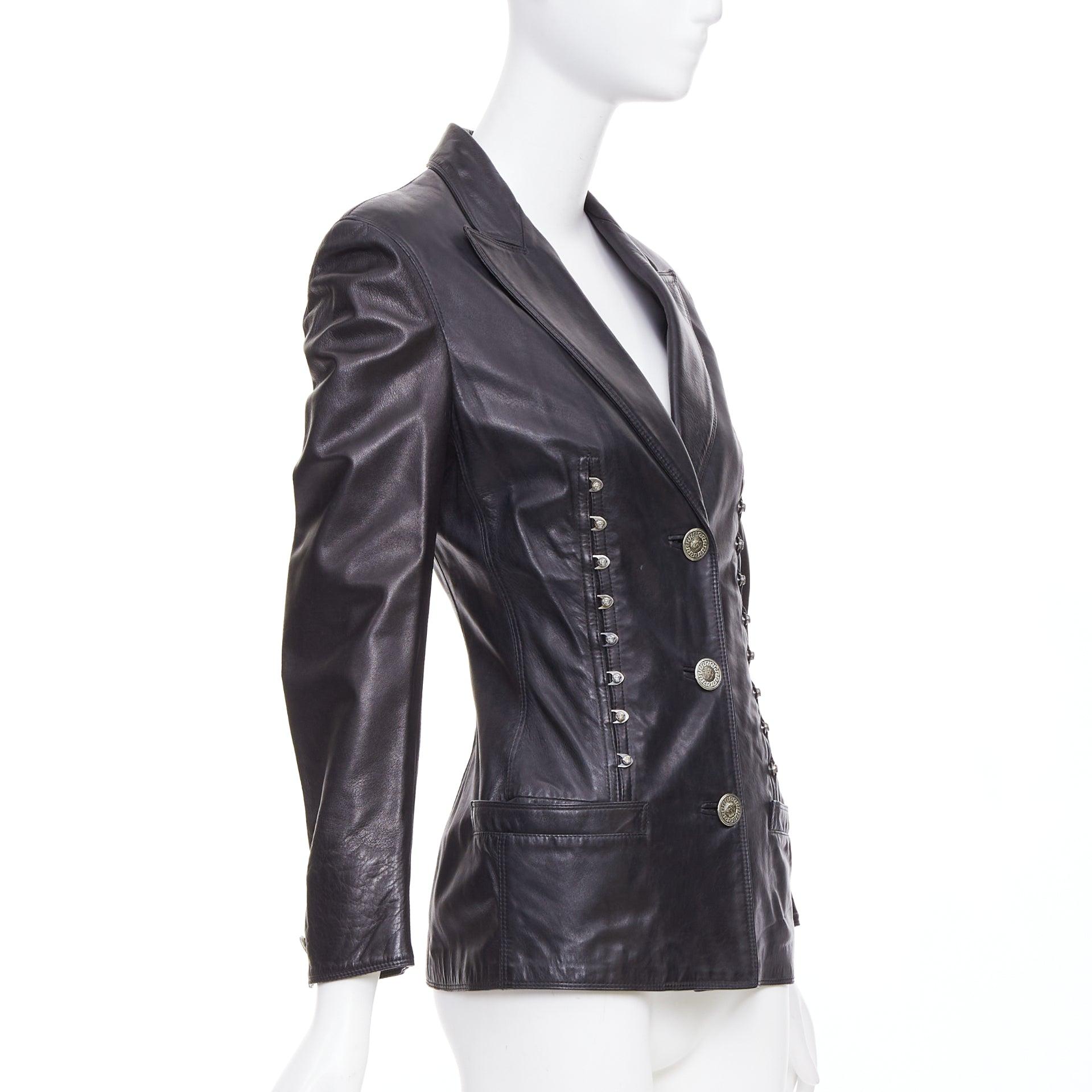 GIANNI VERSACE 1995 Vintage Lammfell Medusa Knopf Sanduhr Jacke IT40 S im Zustand „Gut“ im Angebot in Hong Kong, NT