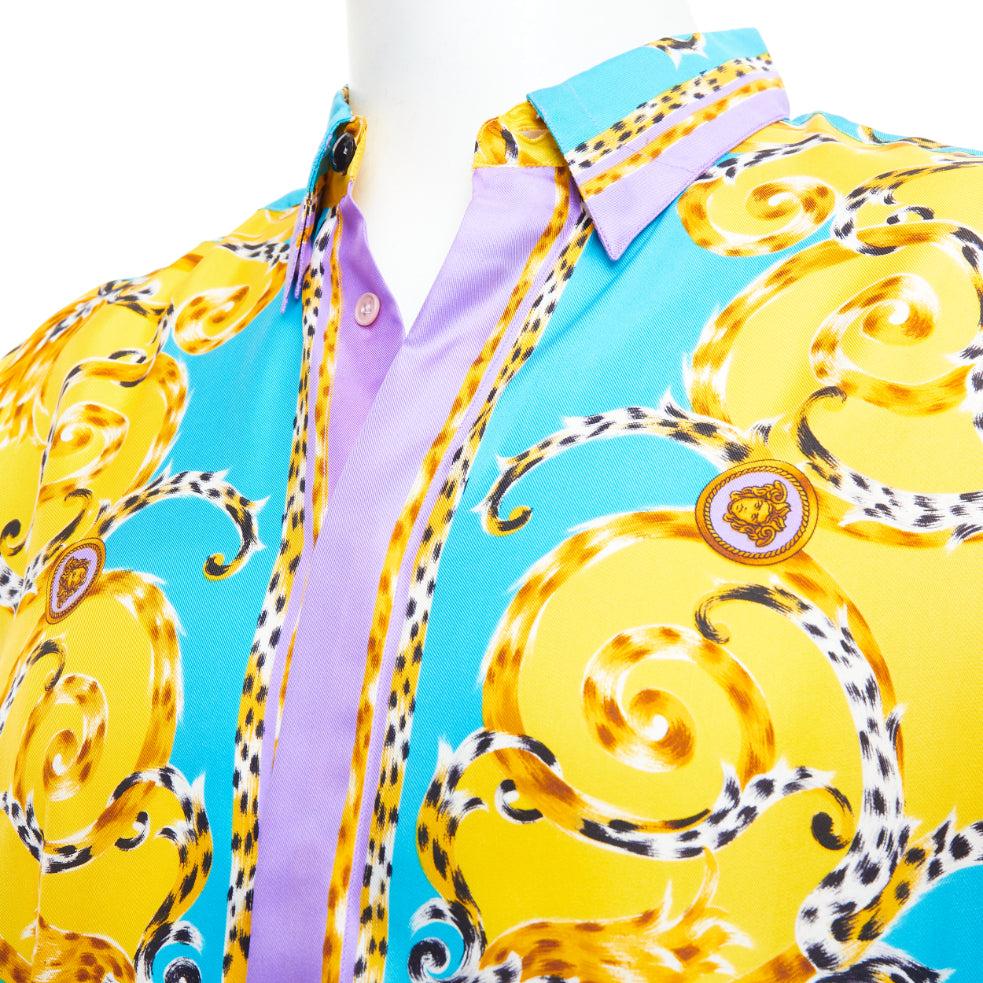 Gianni Versace 1995 Versace 100% seta viola giallo leopardo barocco camicia IT48 M.
Riferimento: TGAS/E00432
Marchio: Gianni Versace
Collezione: 1995
Materiale: Seta
Colore: giallo, viola
Modello: Leopardo
Chiusura: bottone
Prodotto in: