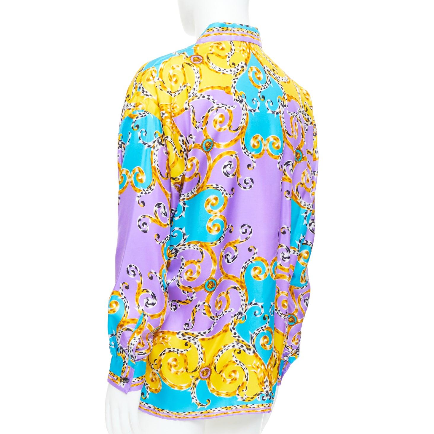 Gianni Versace 1995 Versace 100% seta viola giallo leopardo barocco camicia IT48 M. in vendita 1