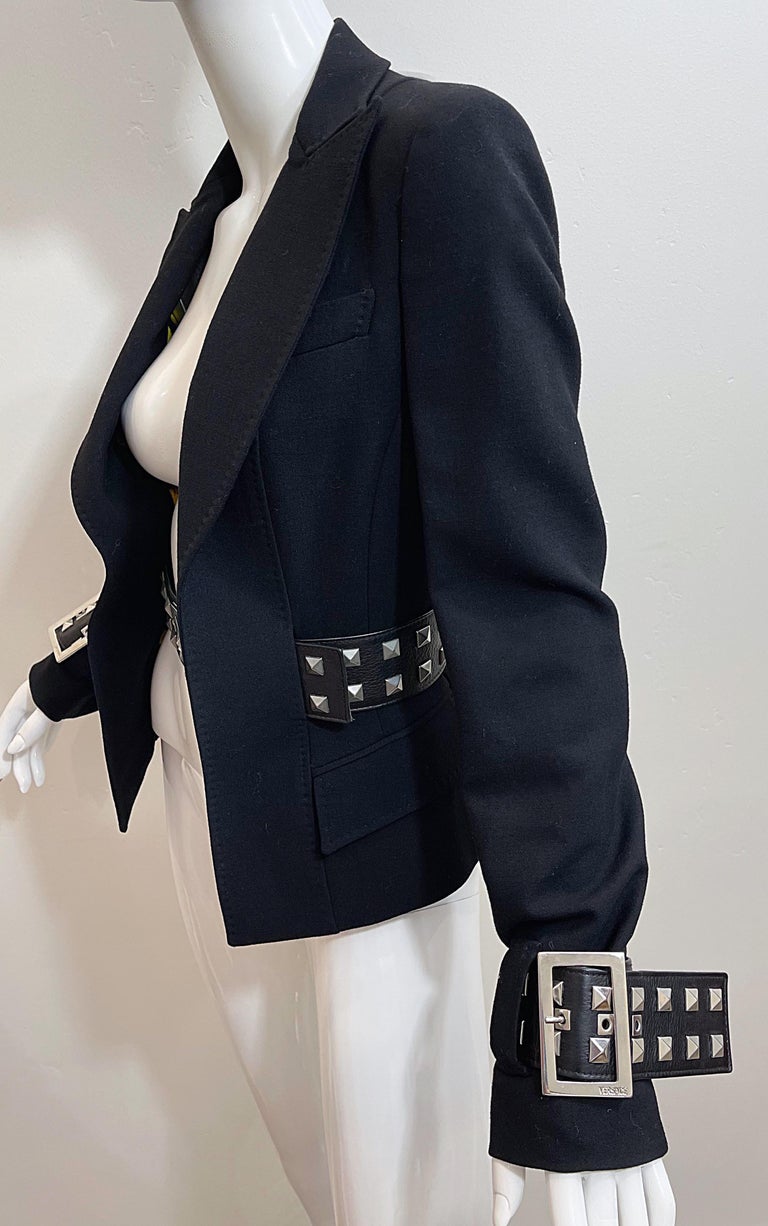 Gianni Versace 2000s Y2K Bondage Inspired Size 44 / 8 Belted Blazer Jacket For Sale 6