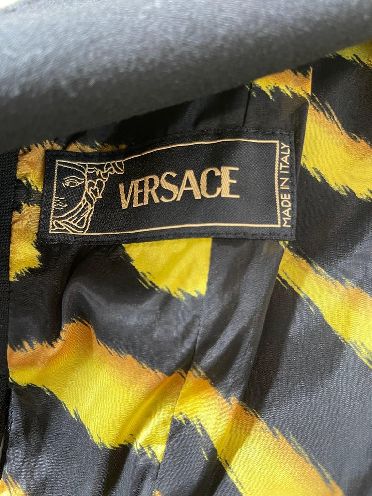 Black Gianni Versace 2000s Y2K Bondage Inspired Size 44 / 8 Belted Blazer Jacket For Sale