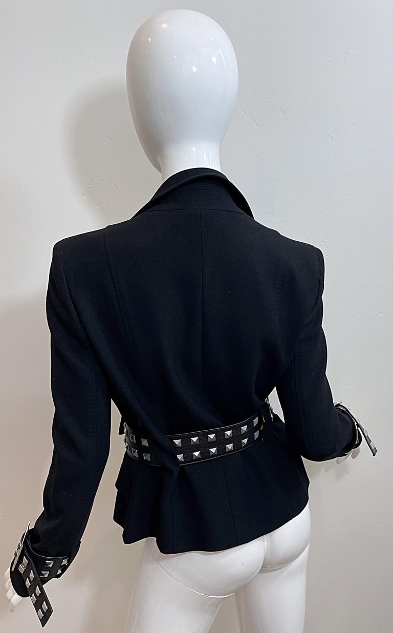 Gianni Versace 2000s Y2K Bondage Inspired Size 44 / 8 Belted Blazer Jacket In Excellent Condition For Sale In San Diego, CA