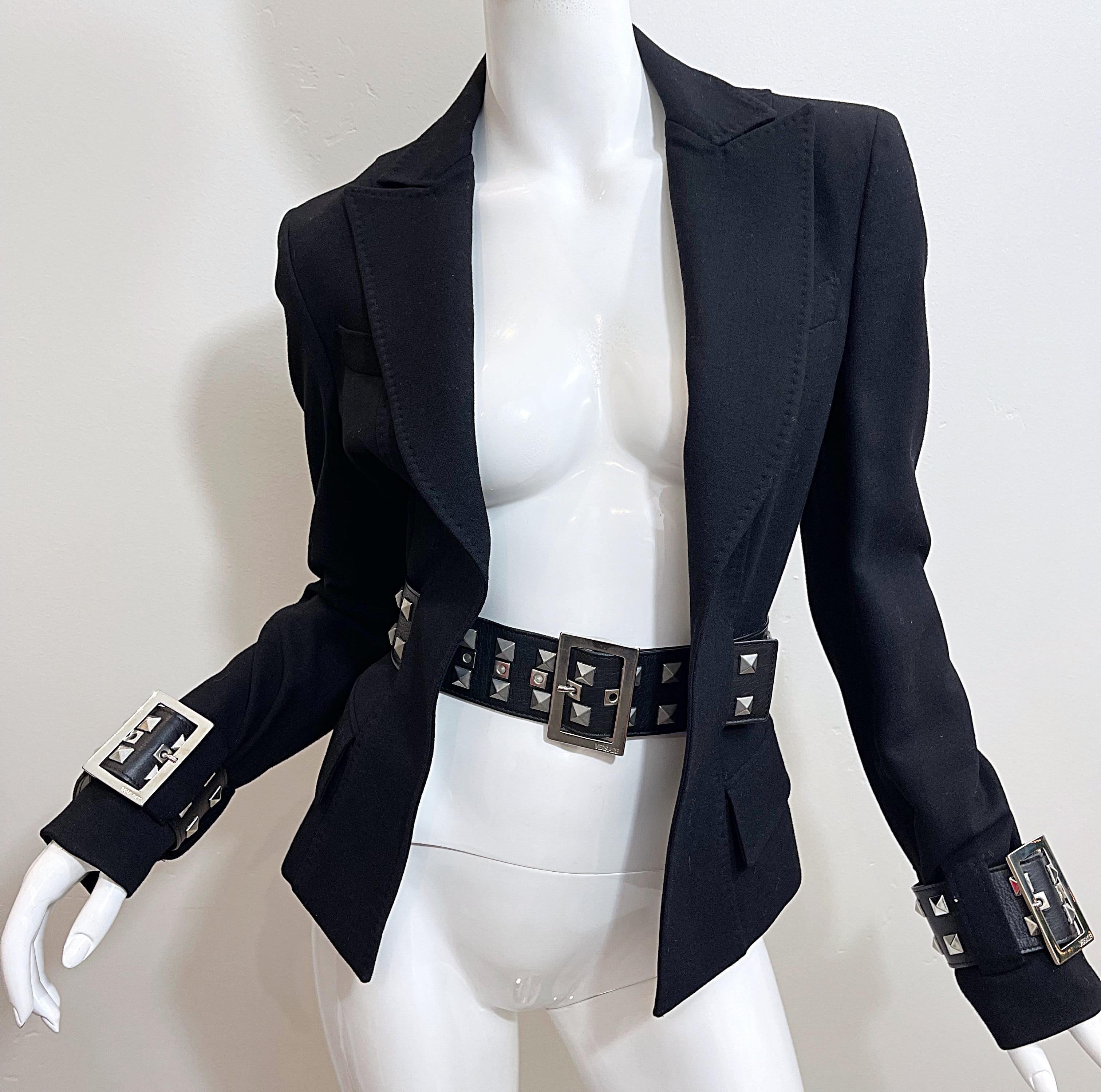 Gianni Versace 2000s Y2K Bondage Inspired Size 44 / 8 Belted Blazer Jacket In Excellent Condition In San Diego, CA