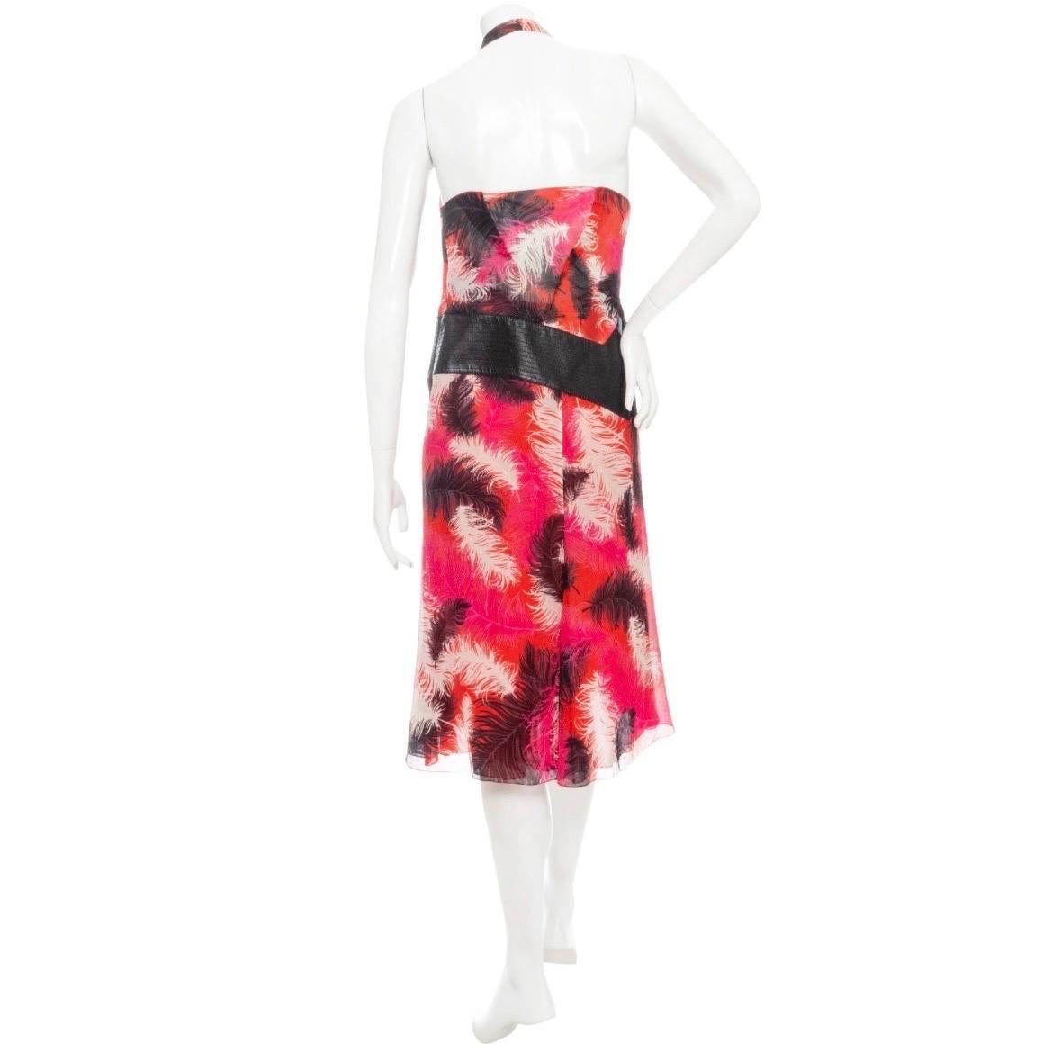 Gianni Versace 2001 Pink Silk-Blend Feather Print Halter Dress In Good Condition For Sale In Los Angeles, CA