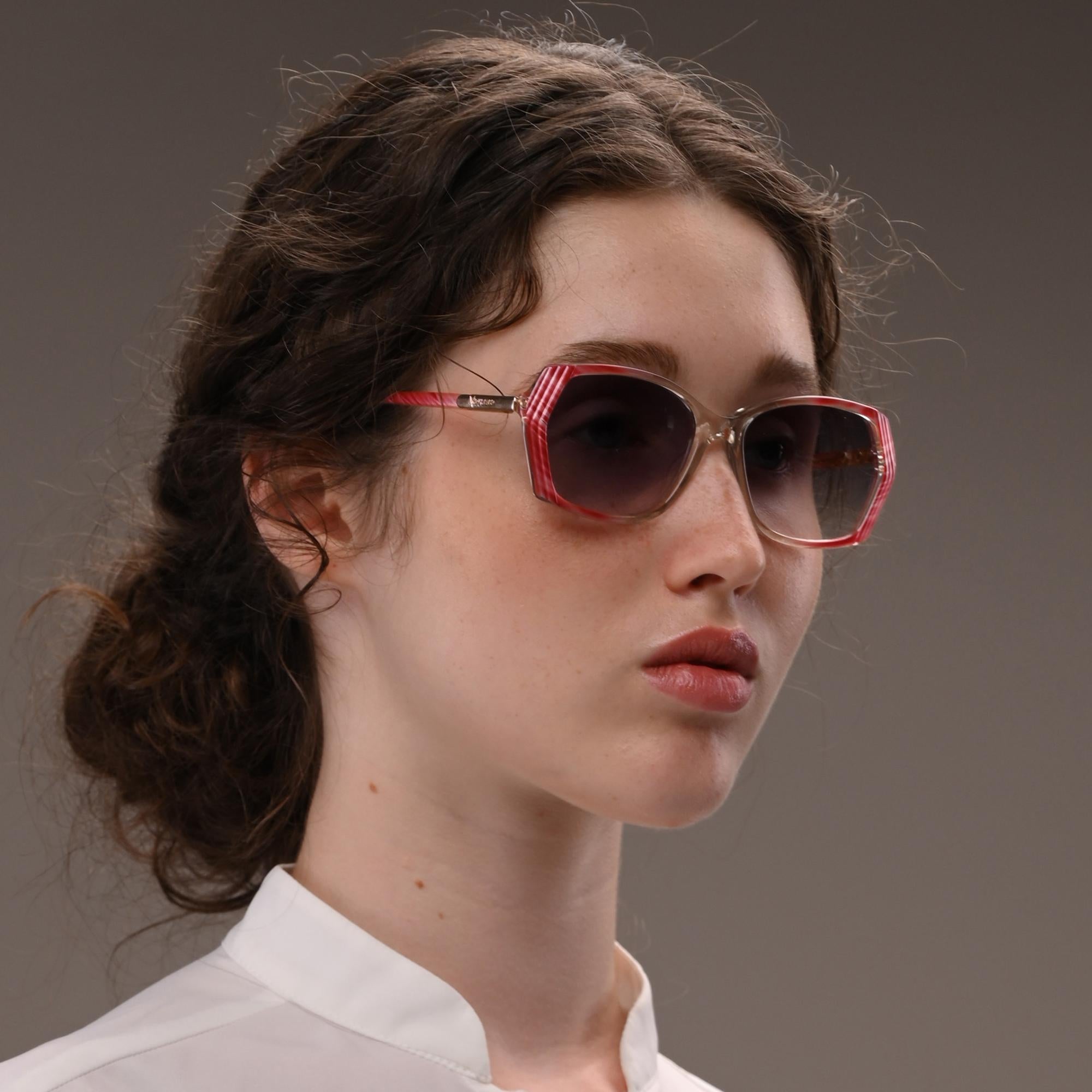 Gianni Versace 80s pink sunglasses for women In New Condition For Sale In Santa Clarita, CA