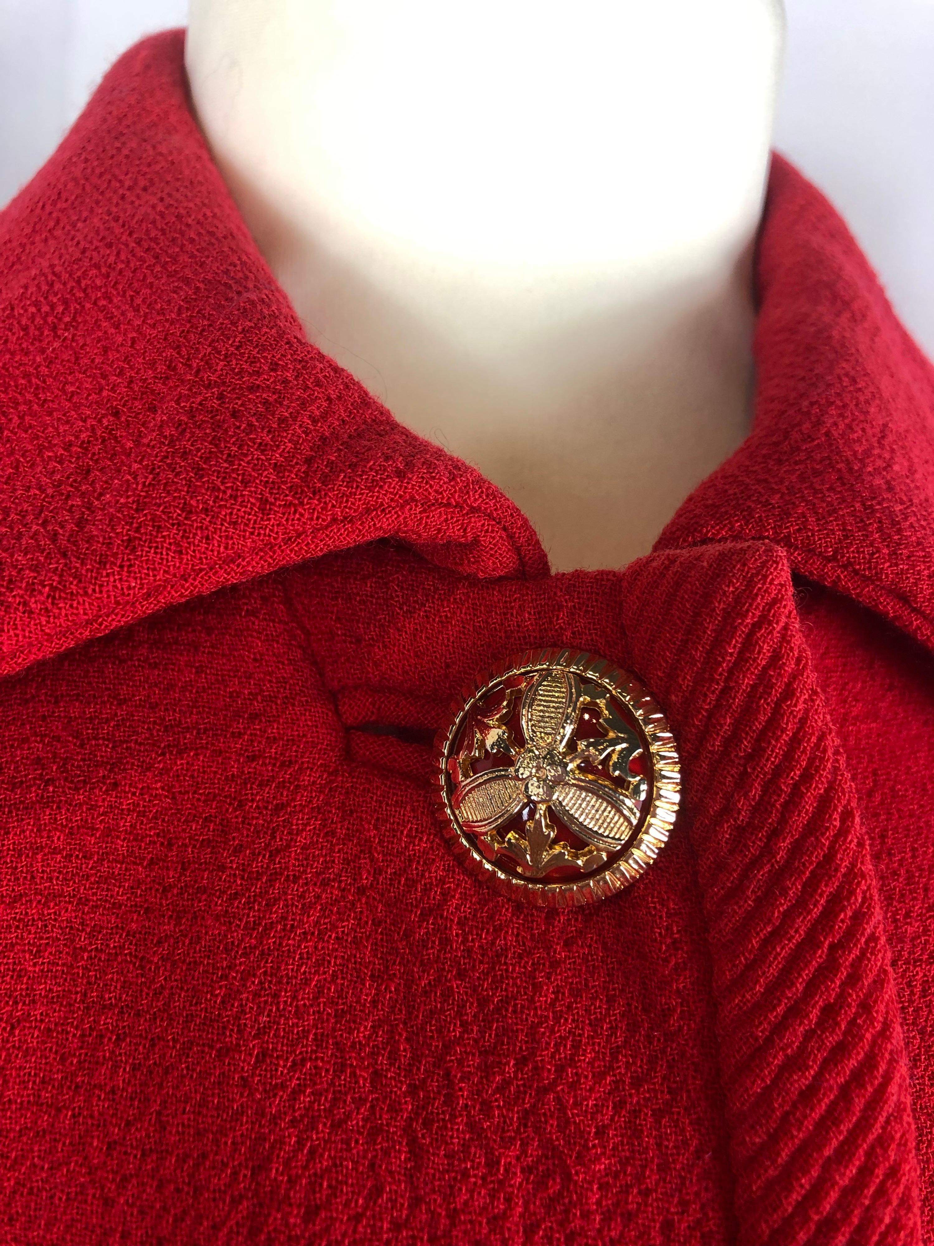 Women's Gianni Versace 80s red wool jacket For Sale