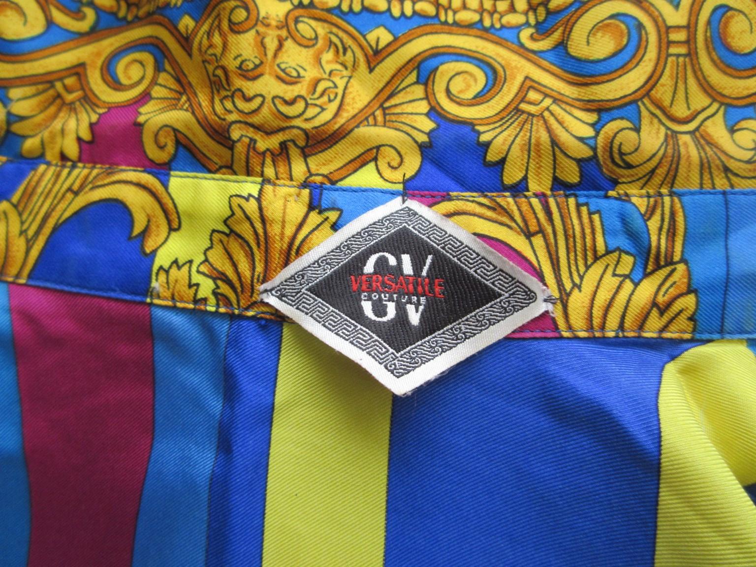 Gianni Versace 90's Silk Gold Medusa Blouse For Sale 2
