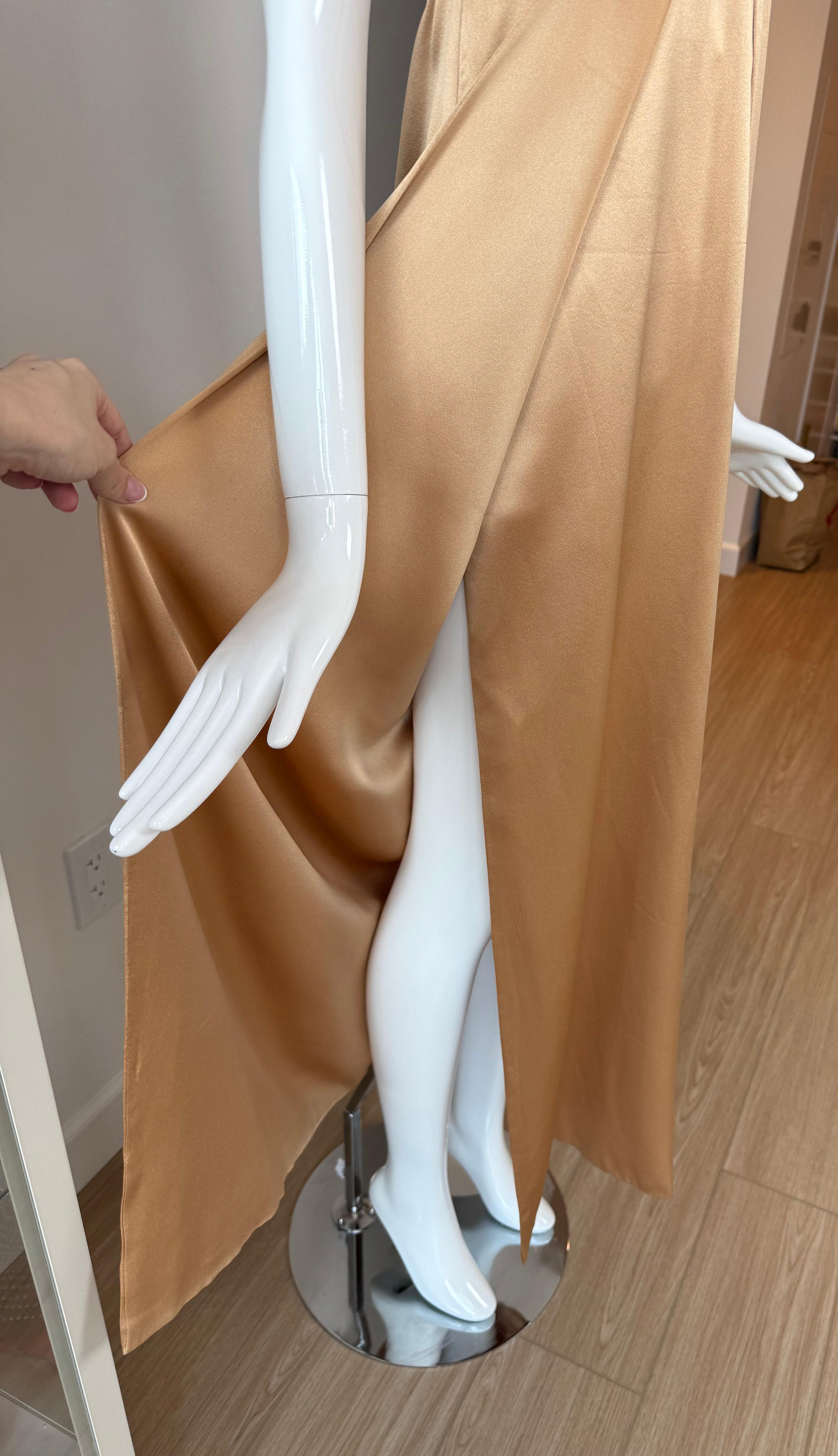 GIANNI VERSACE 90's Vintage Seide Champagner Gold Abendkleid Maxikleid 2 Schlitze im Angebot 6