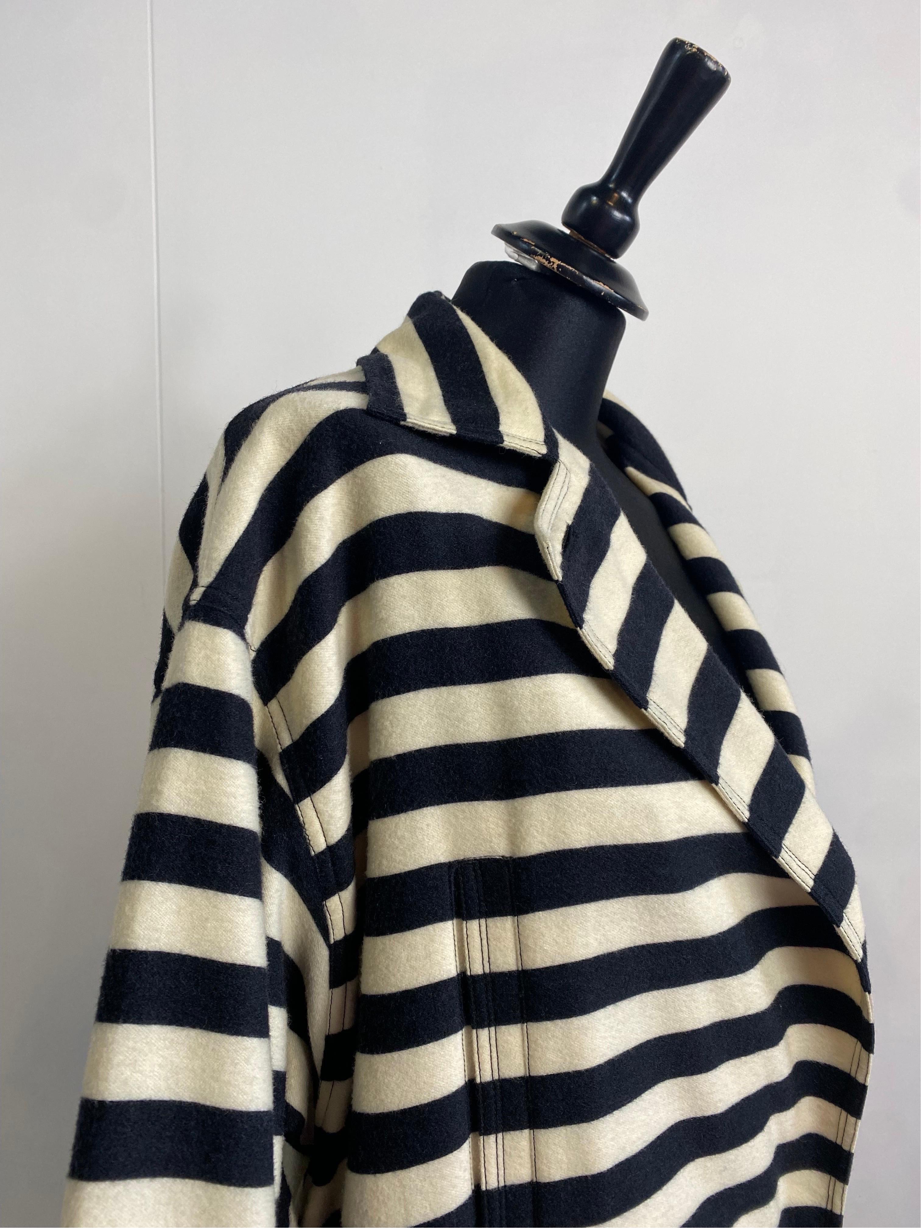 Gianni Versace 90s vintage striped Jacket In Good Condition For Sale In Carnate, IT