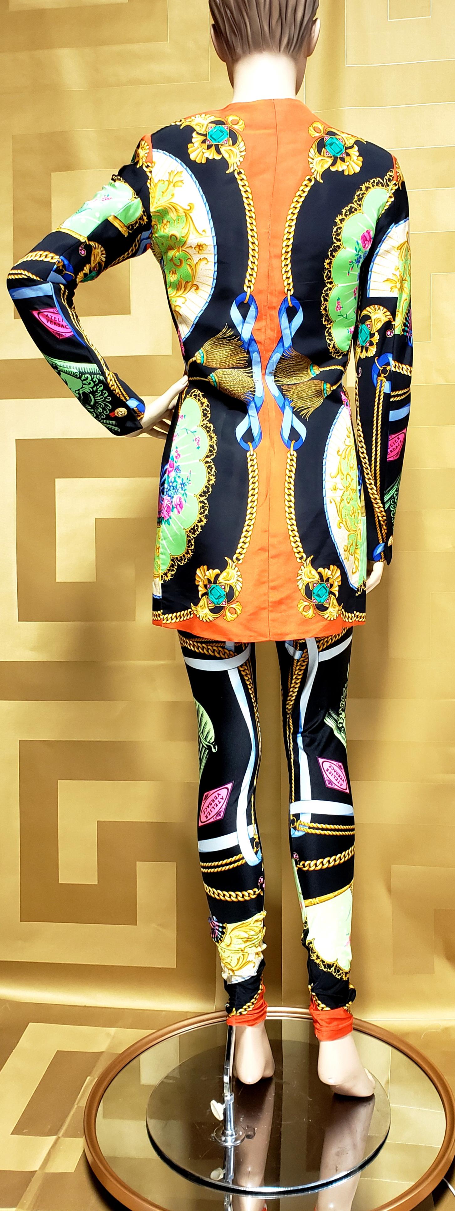 GIANNI VERSACE a two piece ensemble, jacket and leggings, in silk cady and lycra In Good Condition For Sale In Montgomery, TX