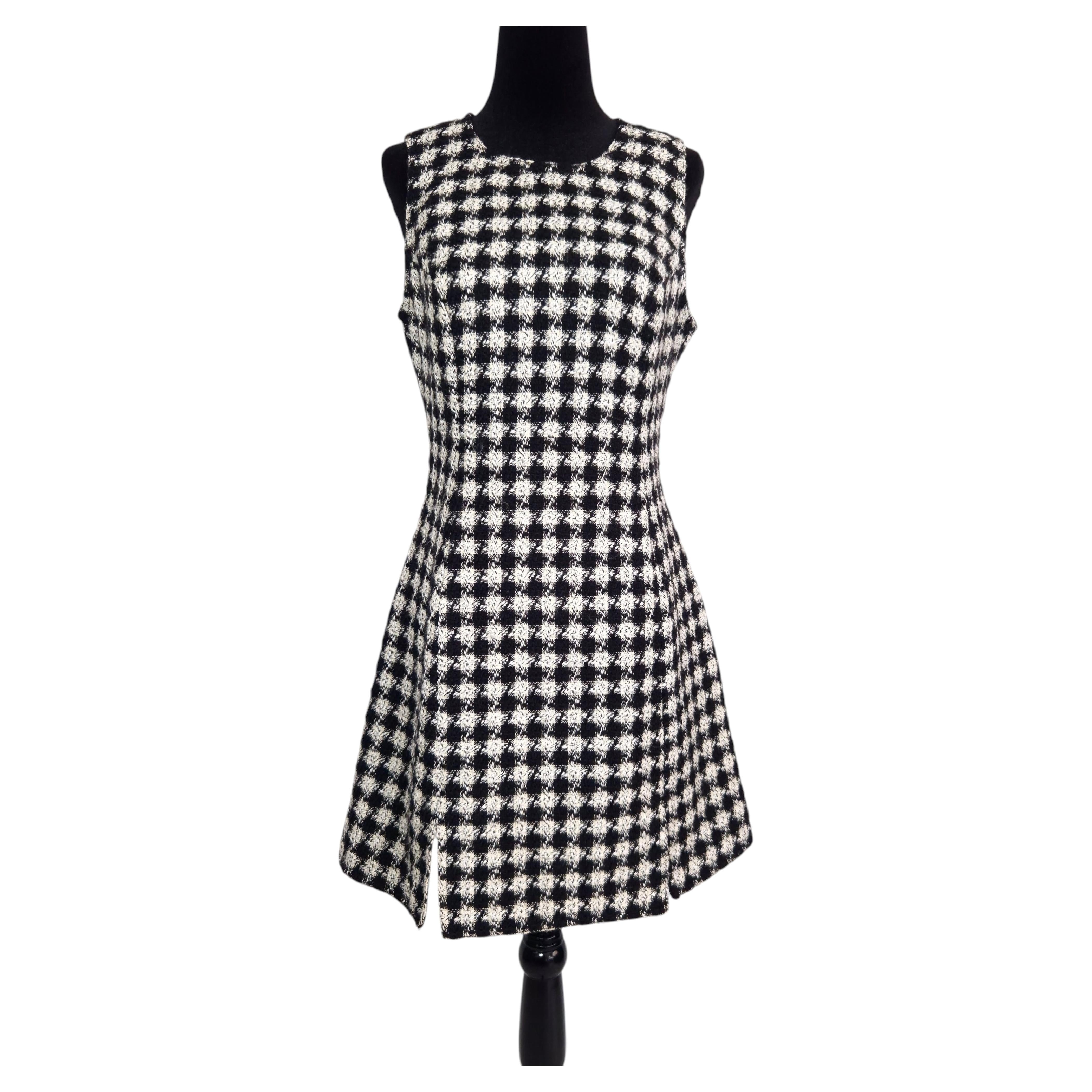 Gianni Versace short supermodel dress was vintage 1990s