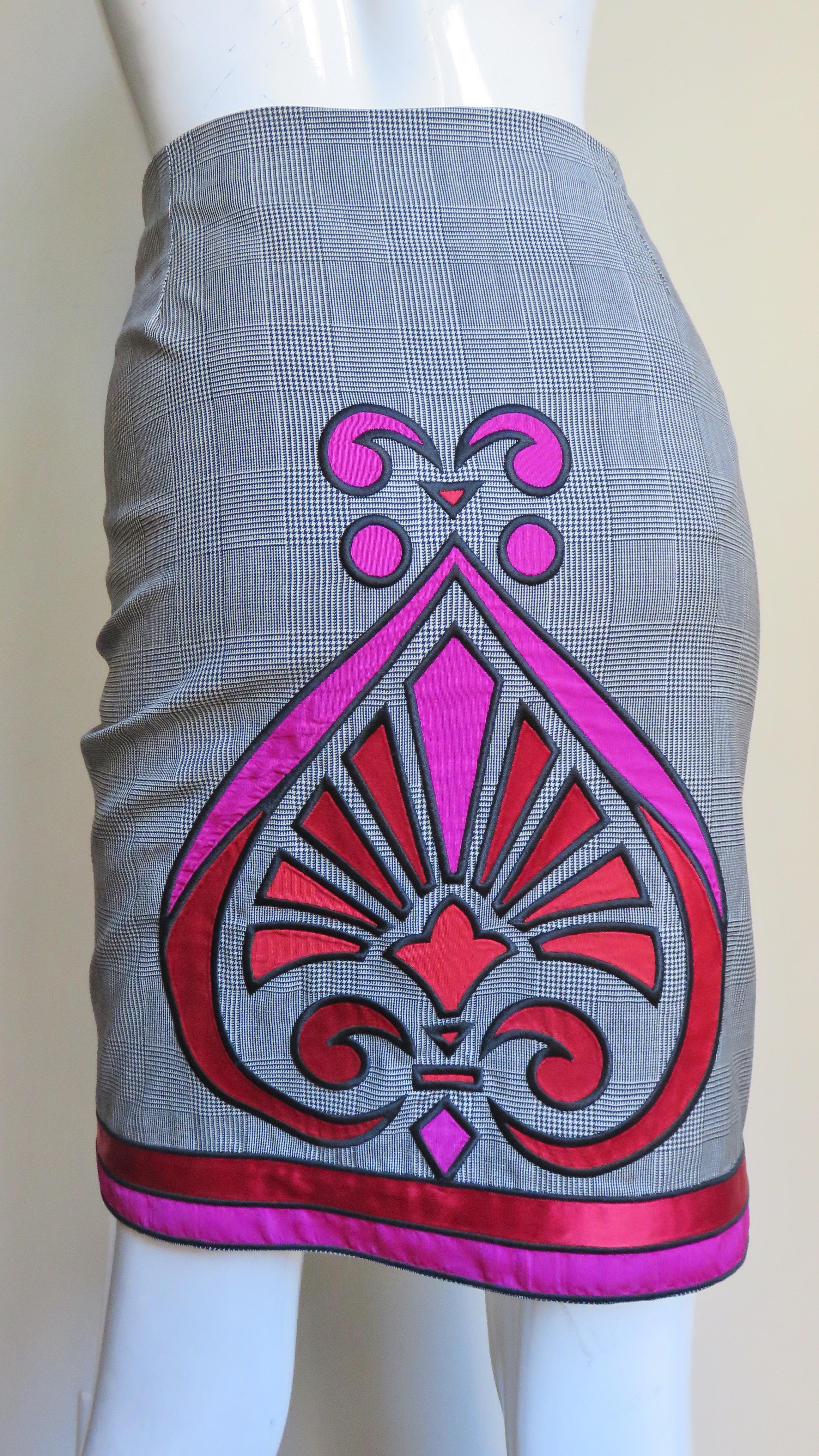 Gianni Versace Reversible Skirt with Elaborate Applique 1990s For Sale 5