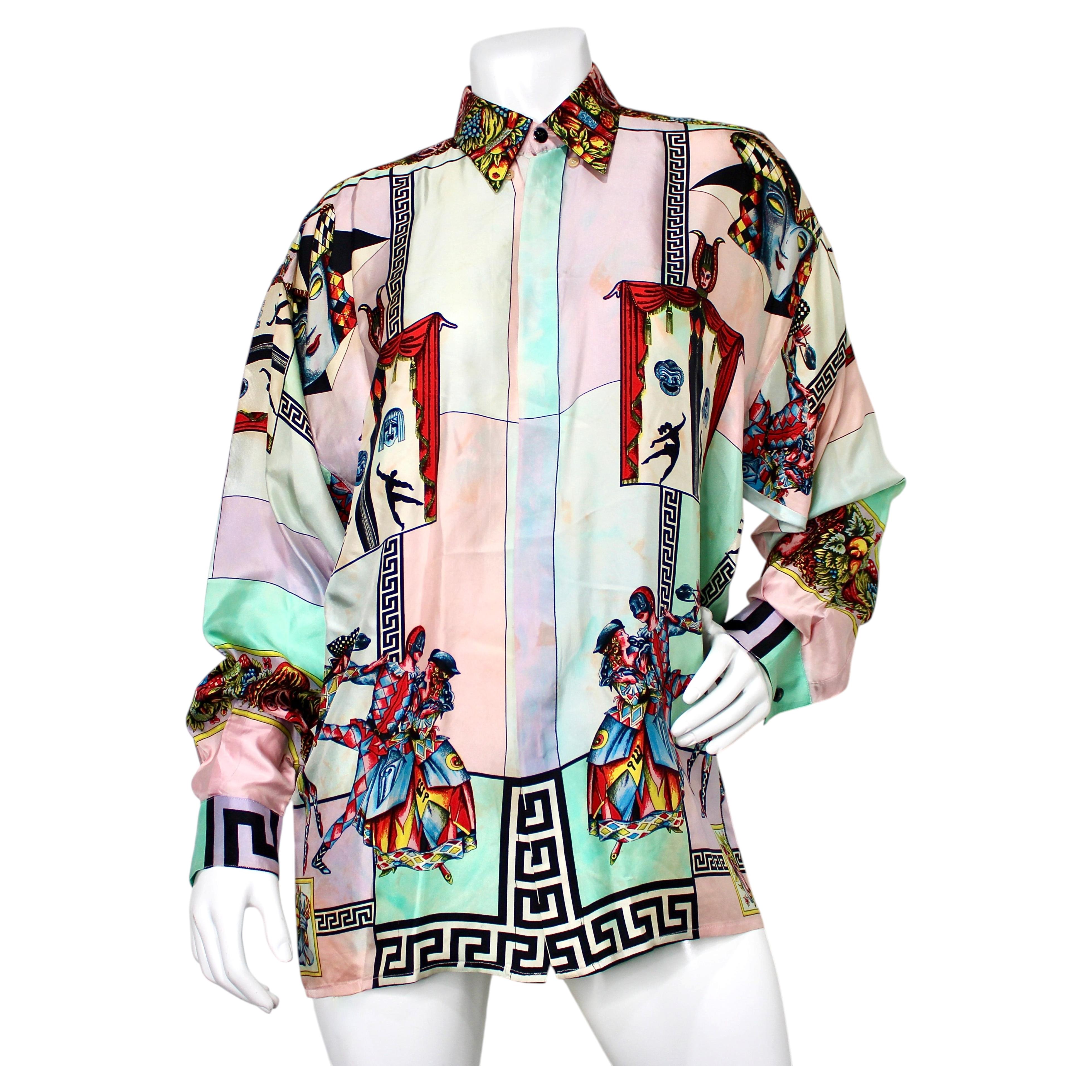 Camisa de seda estampada «Arlecchino» de Gianni Versace, con botones, de alrededor de 1992 en venta