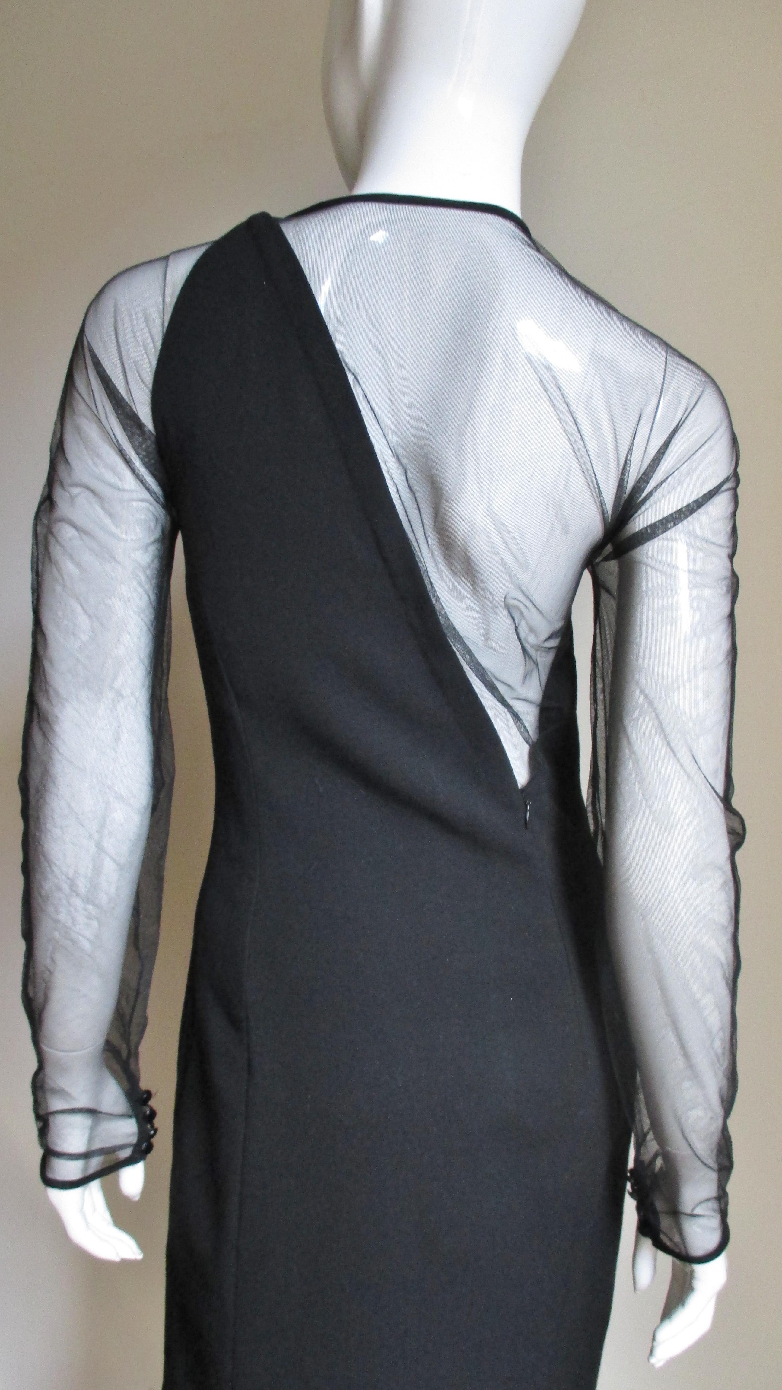 Gianni Versace - Robe asymétrique en filet en vente 5