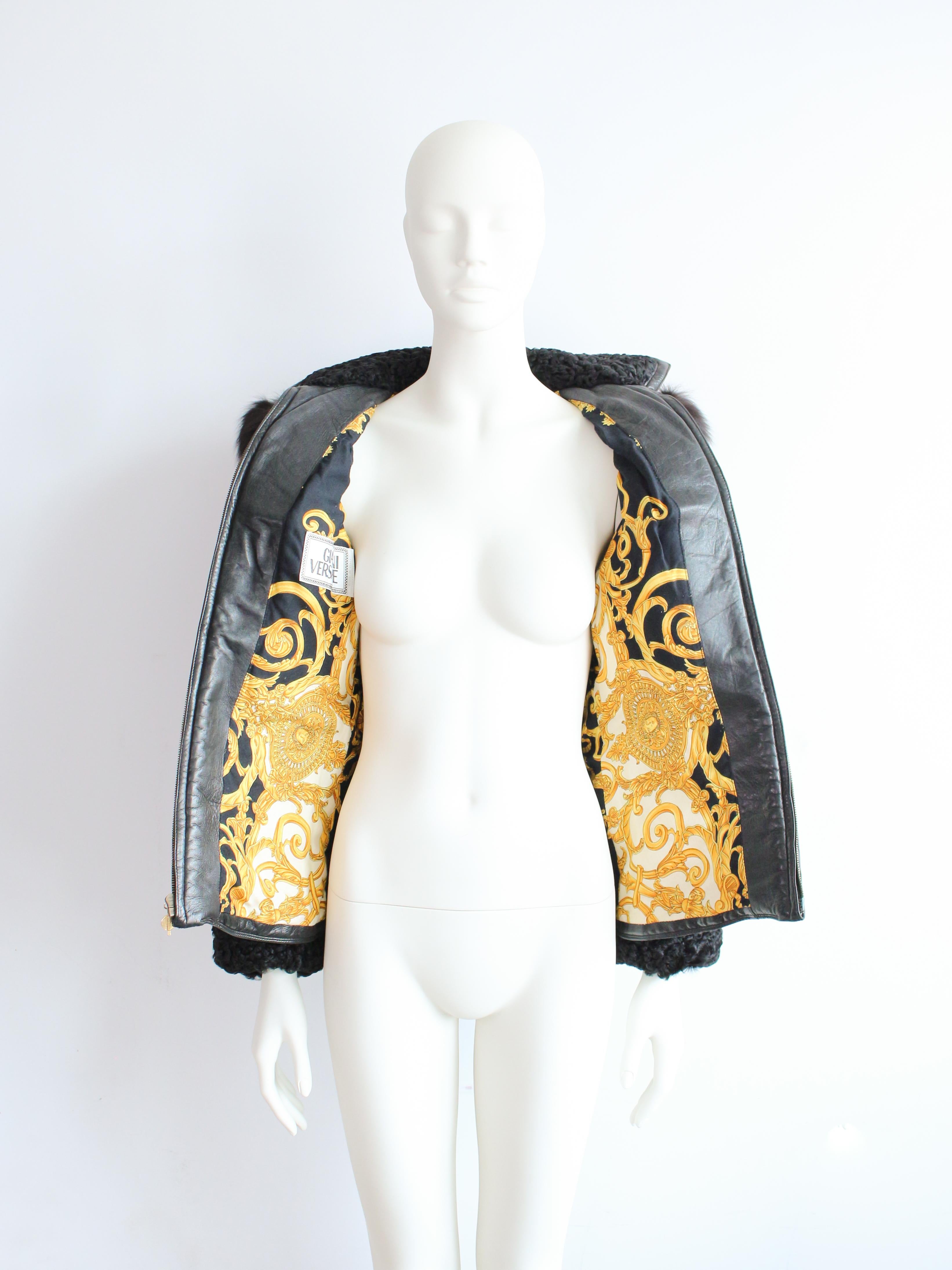 Gianni Versace automne/hiver 1992 « Miss S&M »  Doudoune en cuir matelassé Runway Bon état - En vente à Manchester, GB