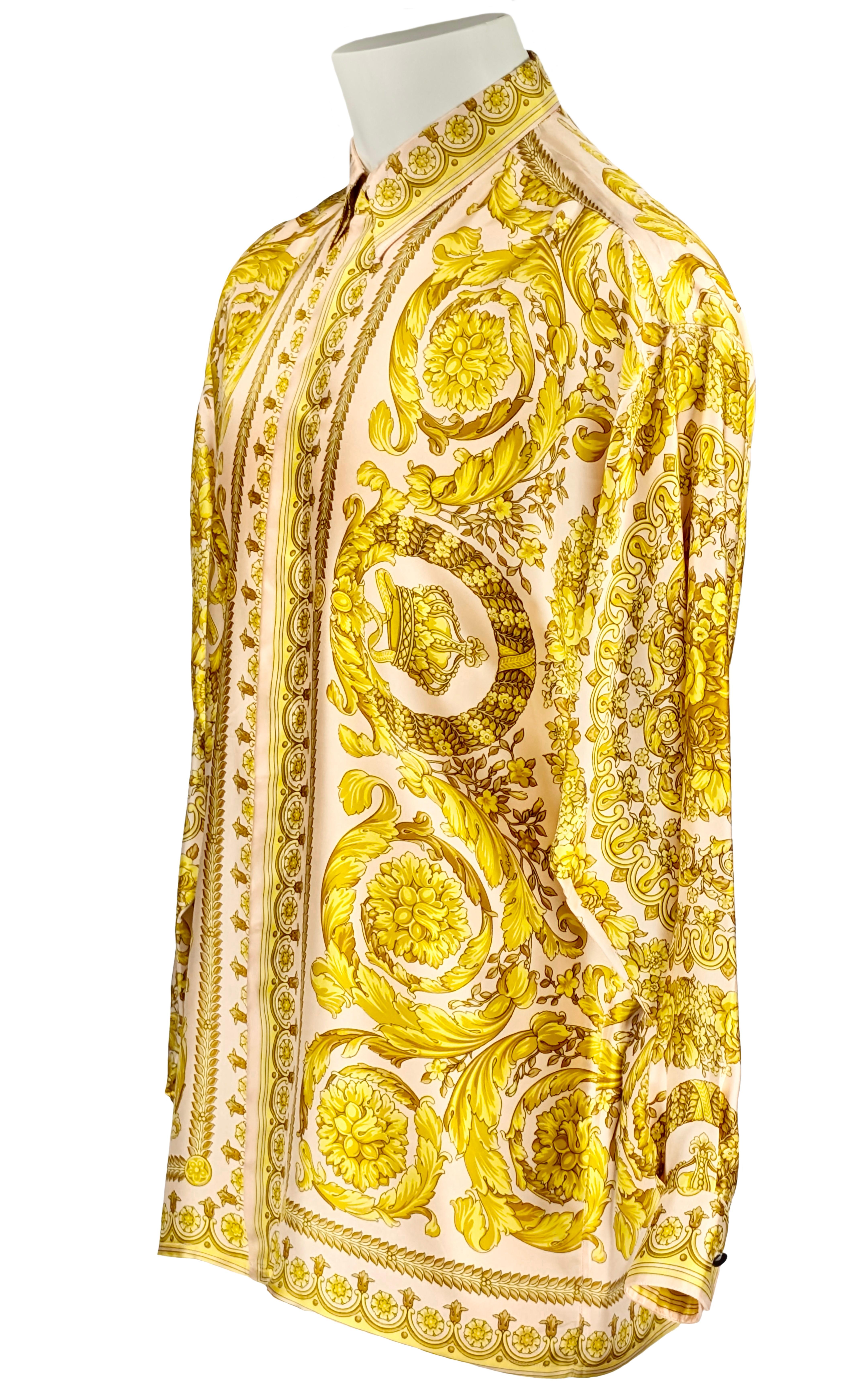 GIANNI VERSACE Barocco Seidenhemd  F/W 1991 (Braun) im Angebot