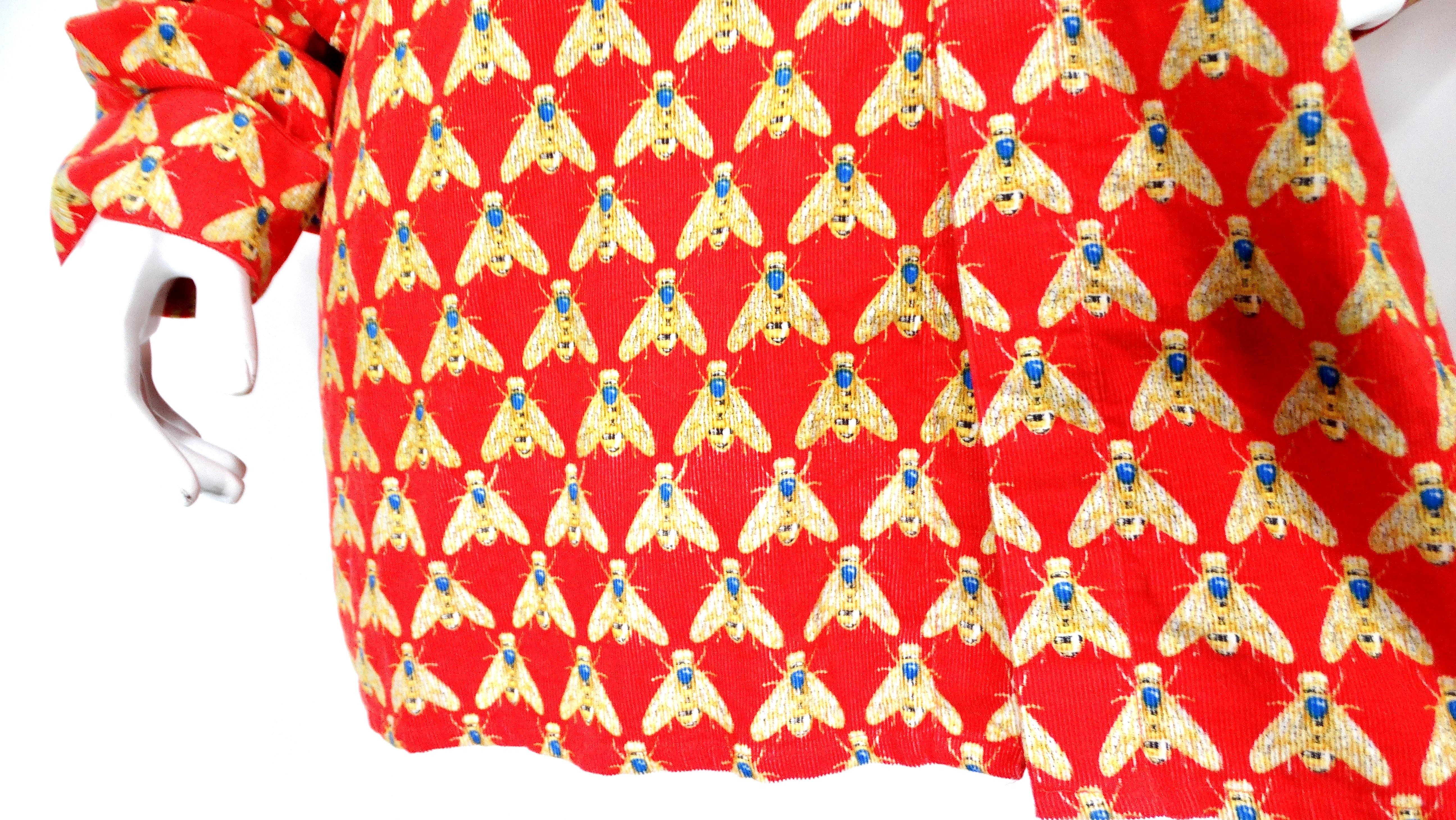 Gianni Versace Camisa de pana de manga larga con botones y estampado de abejas circa años 90 Rojo en venta