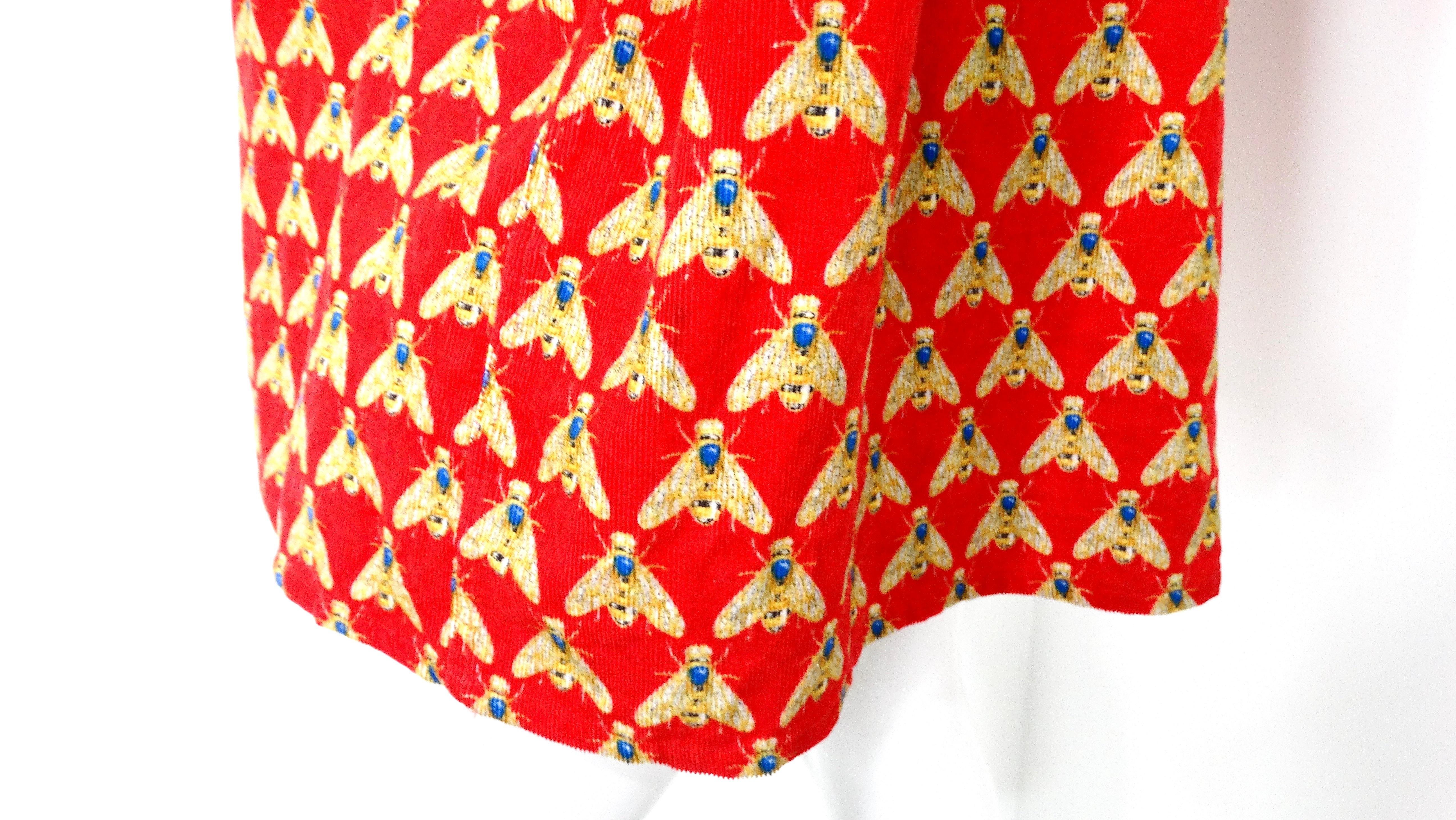 De las mujeres Gianni Versace Camisa de pana de manga larga con botones y estampado de abejas circa años 90 en venta