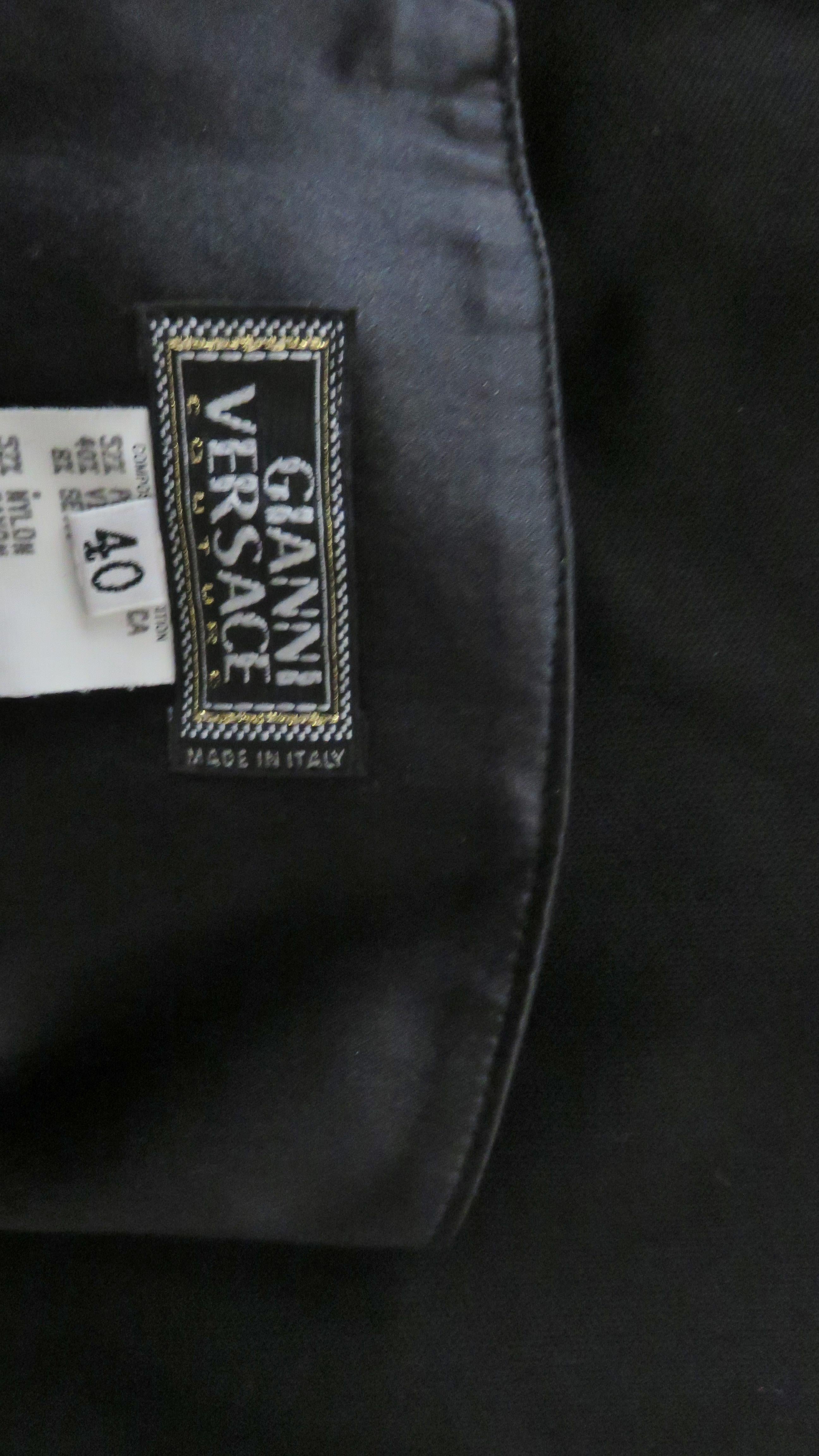 Robe à manches cloche Gianni Versace Couture des années 1990 en vente 9