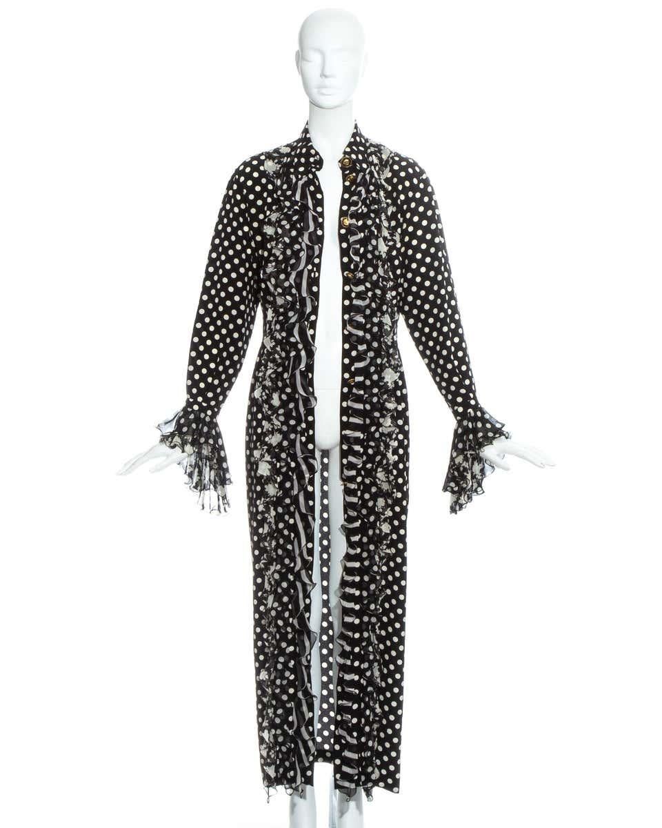 Robe chemise à volants en soie à pois noirs et blancs de Gianni Versace, P/E 1993 Excellent état - En vente à London, GB