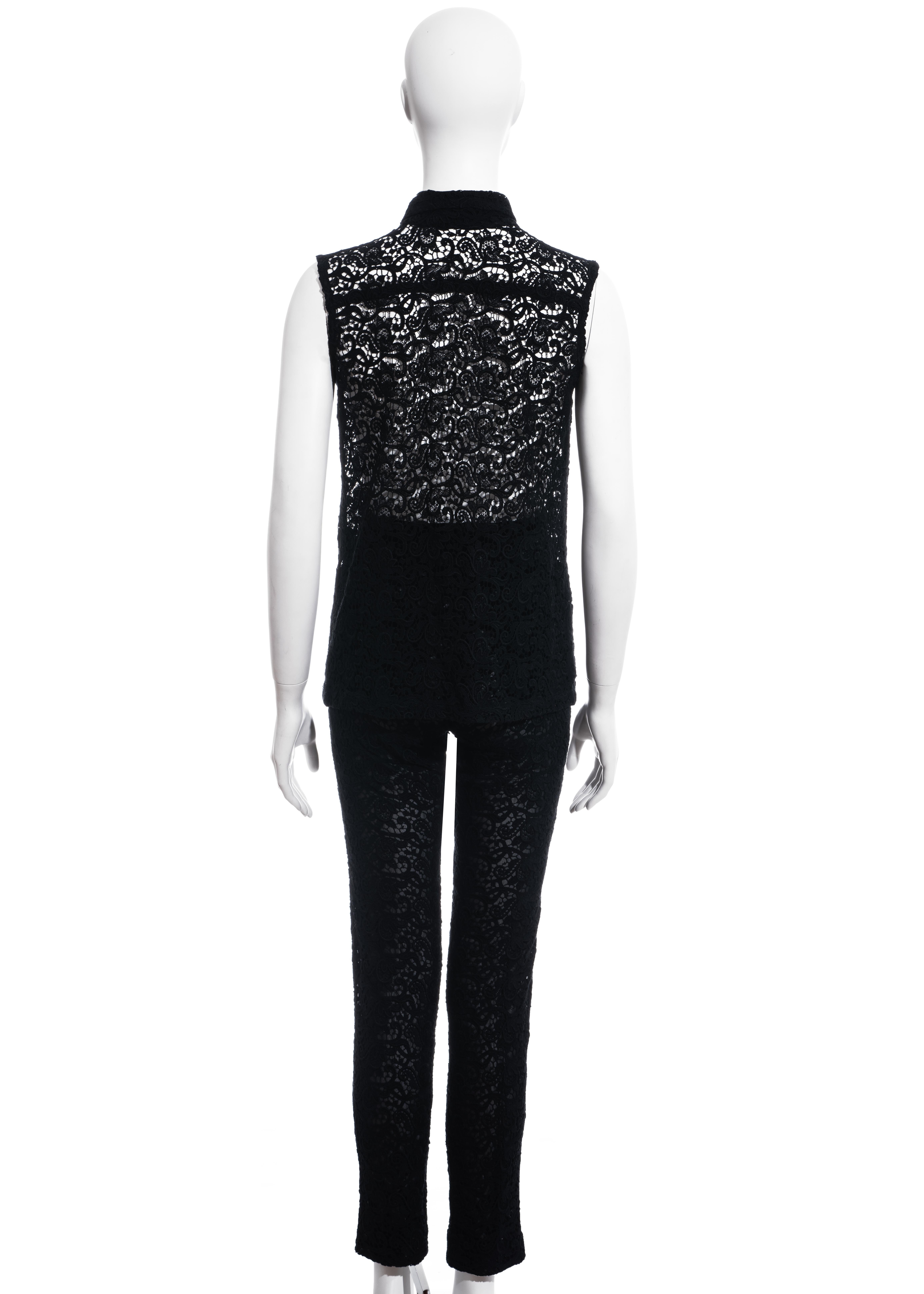 Costume pantalon en dentelle de coton noir de Gianni Versace, P/E 1994 en vente 1